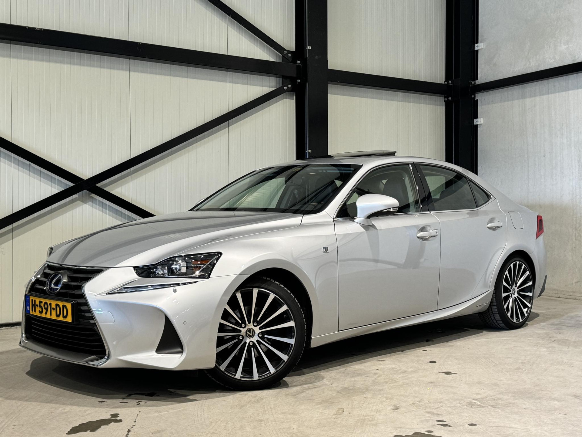 Lexus IS 300h Hybrid Edition 30 H591DD