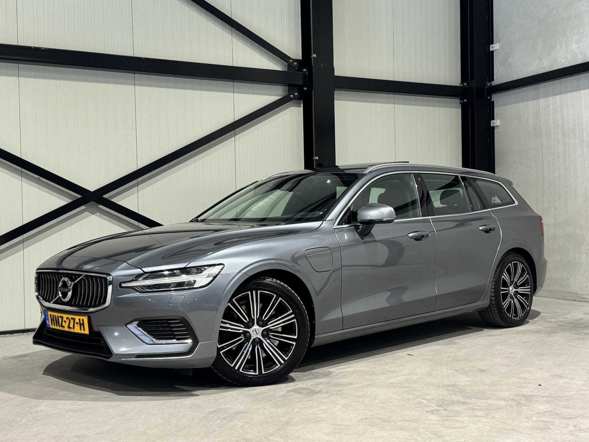 Volvo V60 2.0 T8 Twin Engine AWD Inscription HNZ27H
