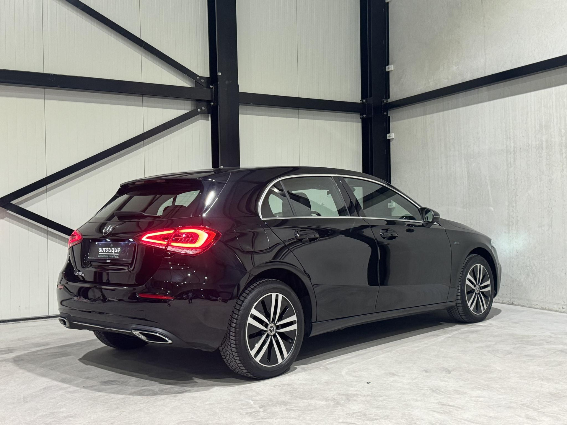 Mercedes-Benz A-Klasse 250 e Urban ONBEKE