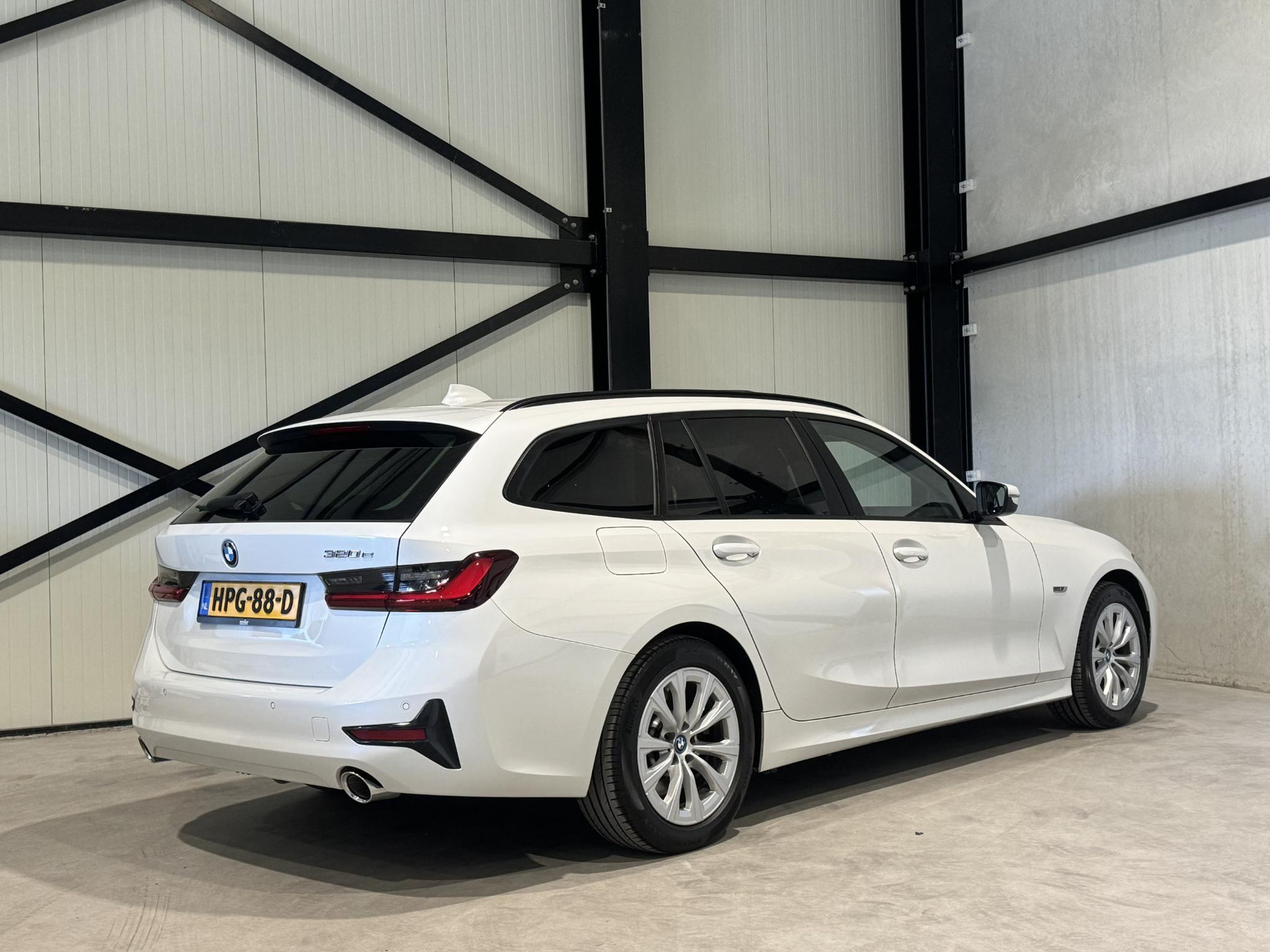 BMW 3 Serie Touring 320e Business HPG88D