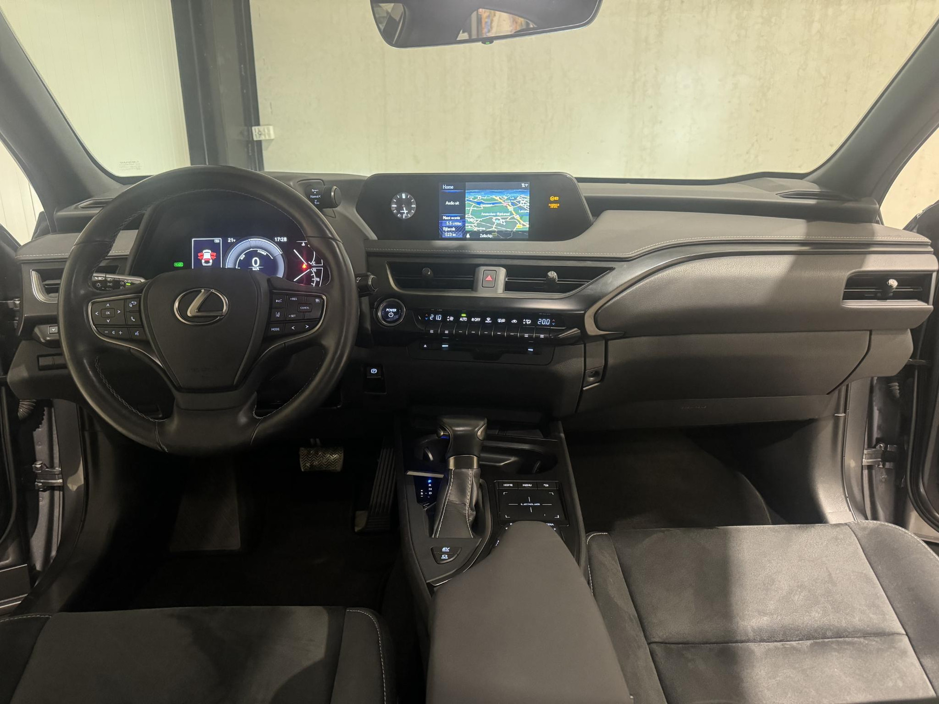 Lexus UX 250h Comfort Line 3407