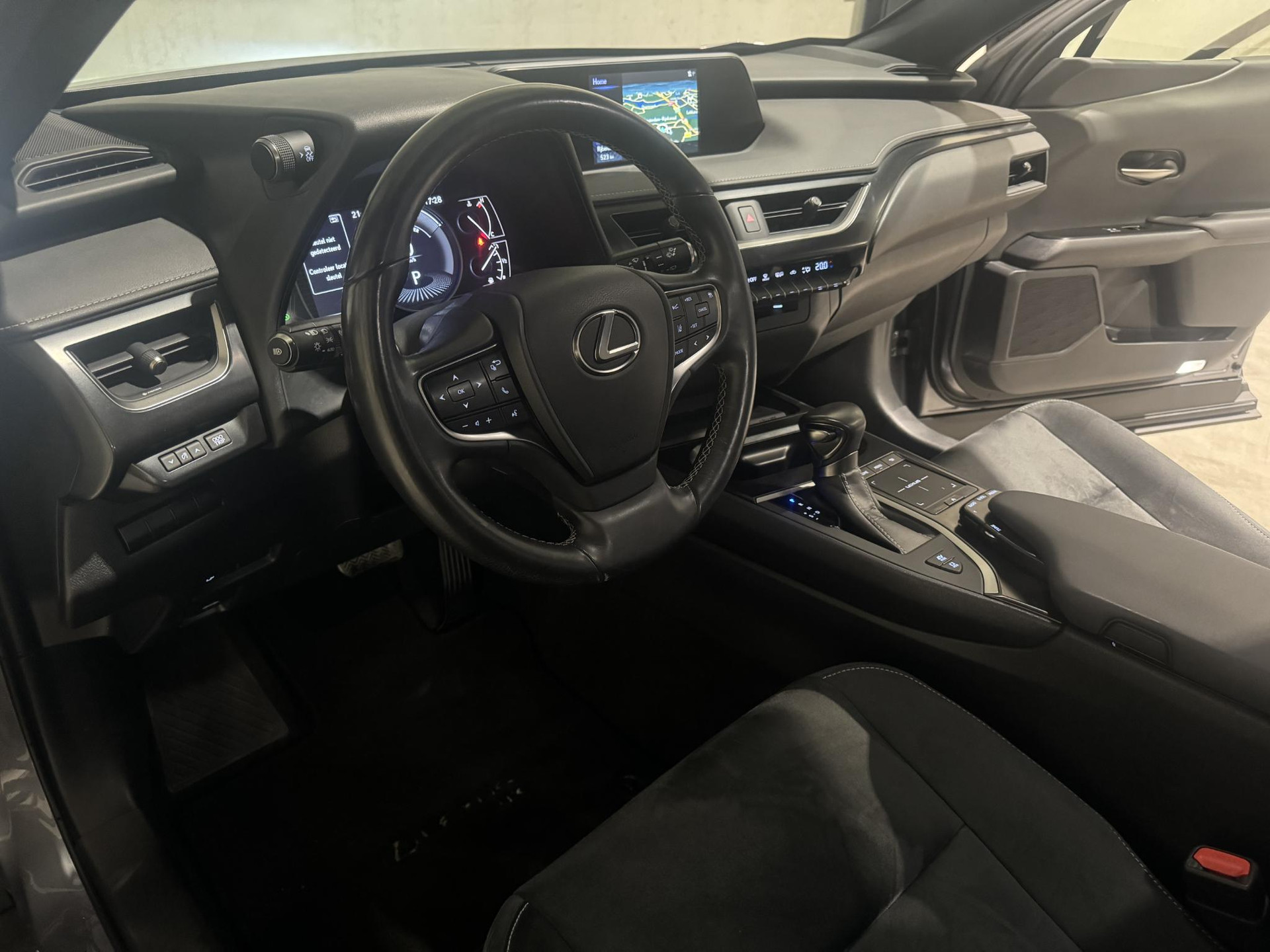 Lexus UX 250h Comfort Line 3407