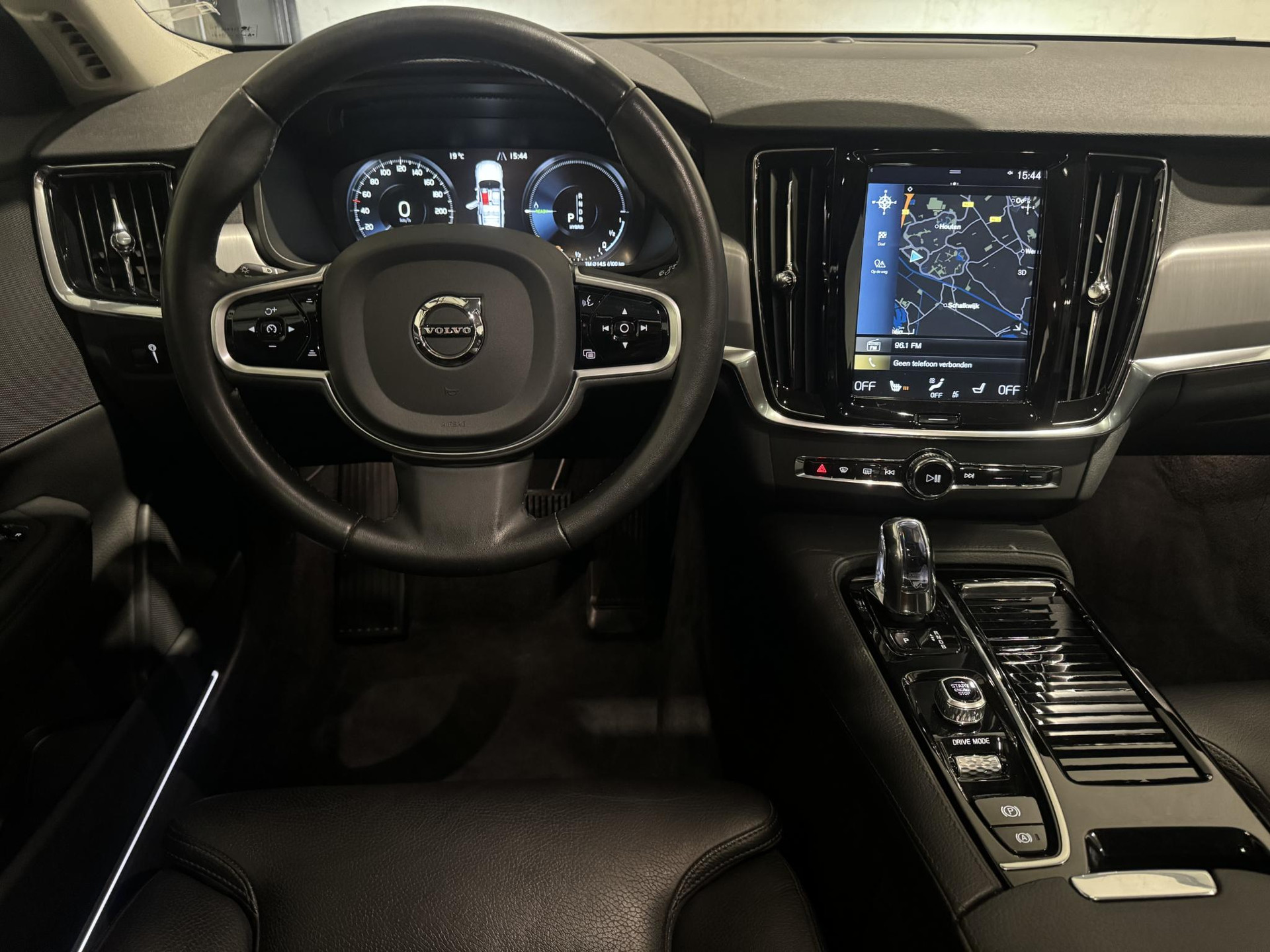 Volvo V90 2.0 T8 AWD Momentum HRF92F