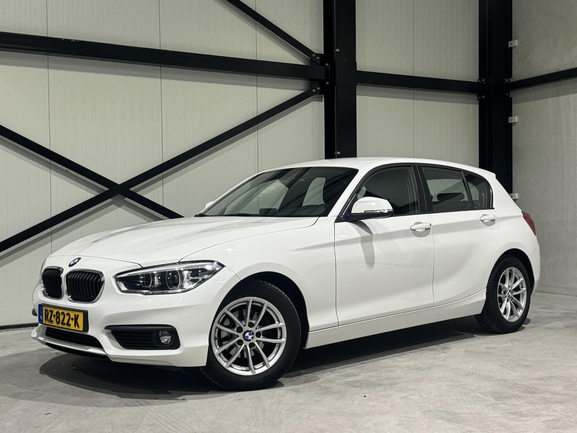 BMW 1-serie 118i Executive RZ822K
