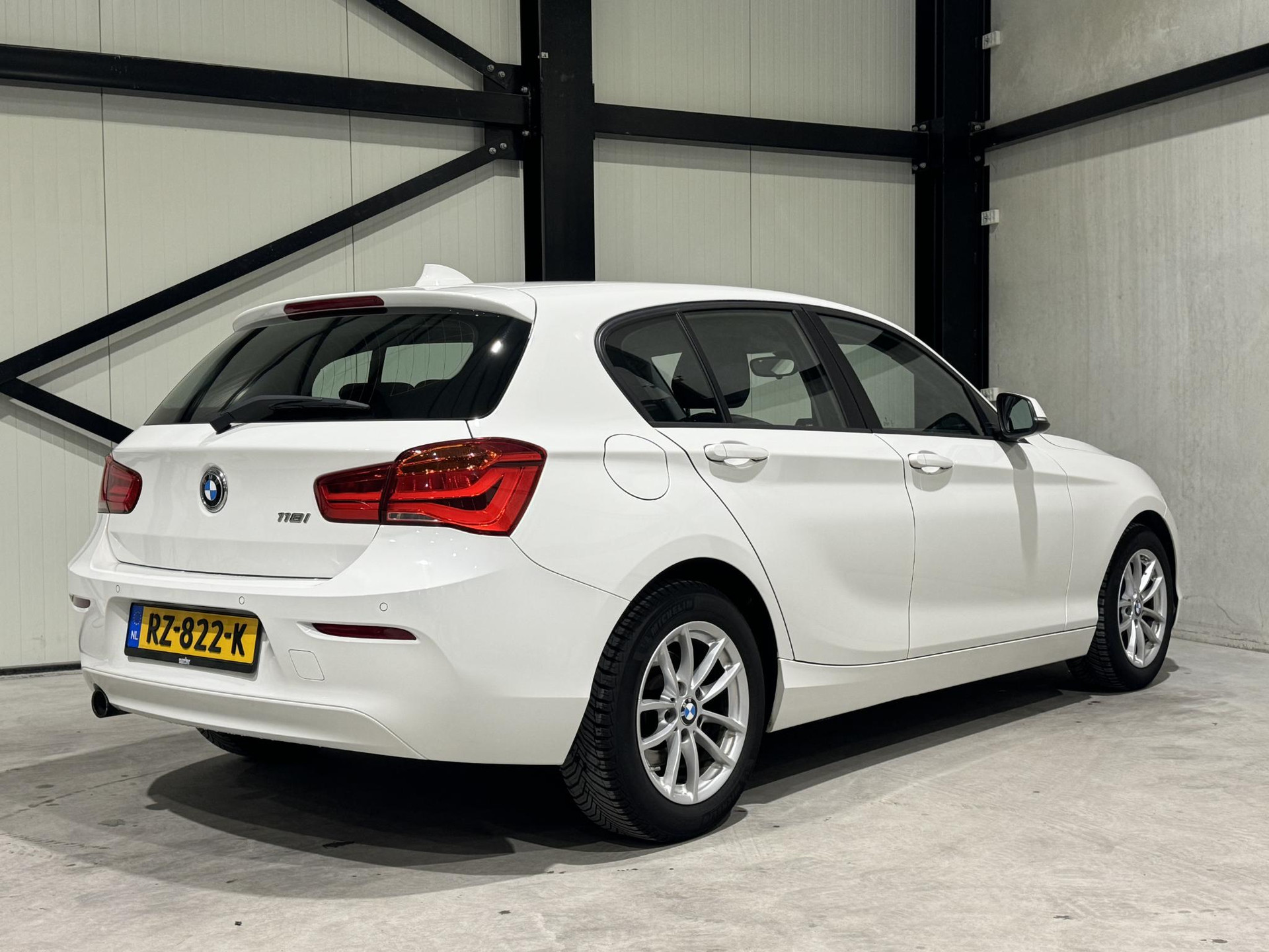 BMW 1-serie 118i Executive RZ822K