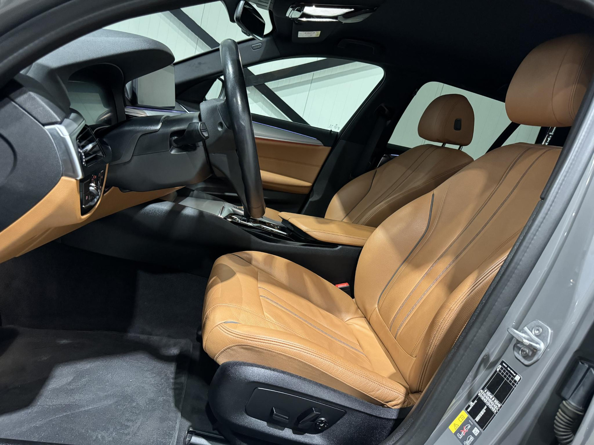 BMW 5 Serie Touring 520e Business Edition HSX87P
