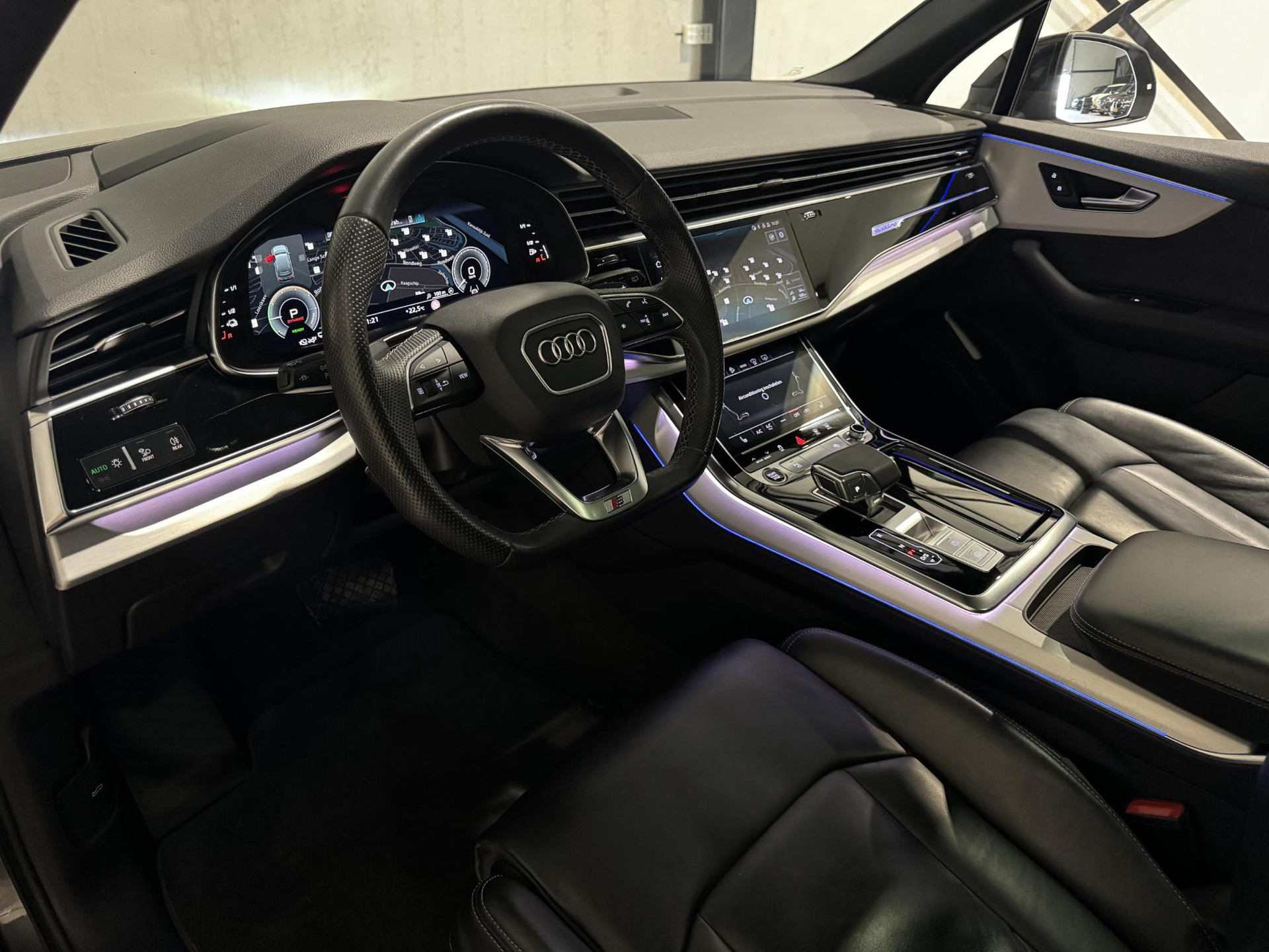 Audi Q7 55 TFSIe quattro S-LINE HRX45S