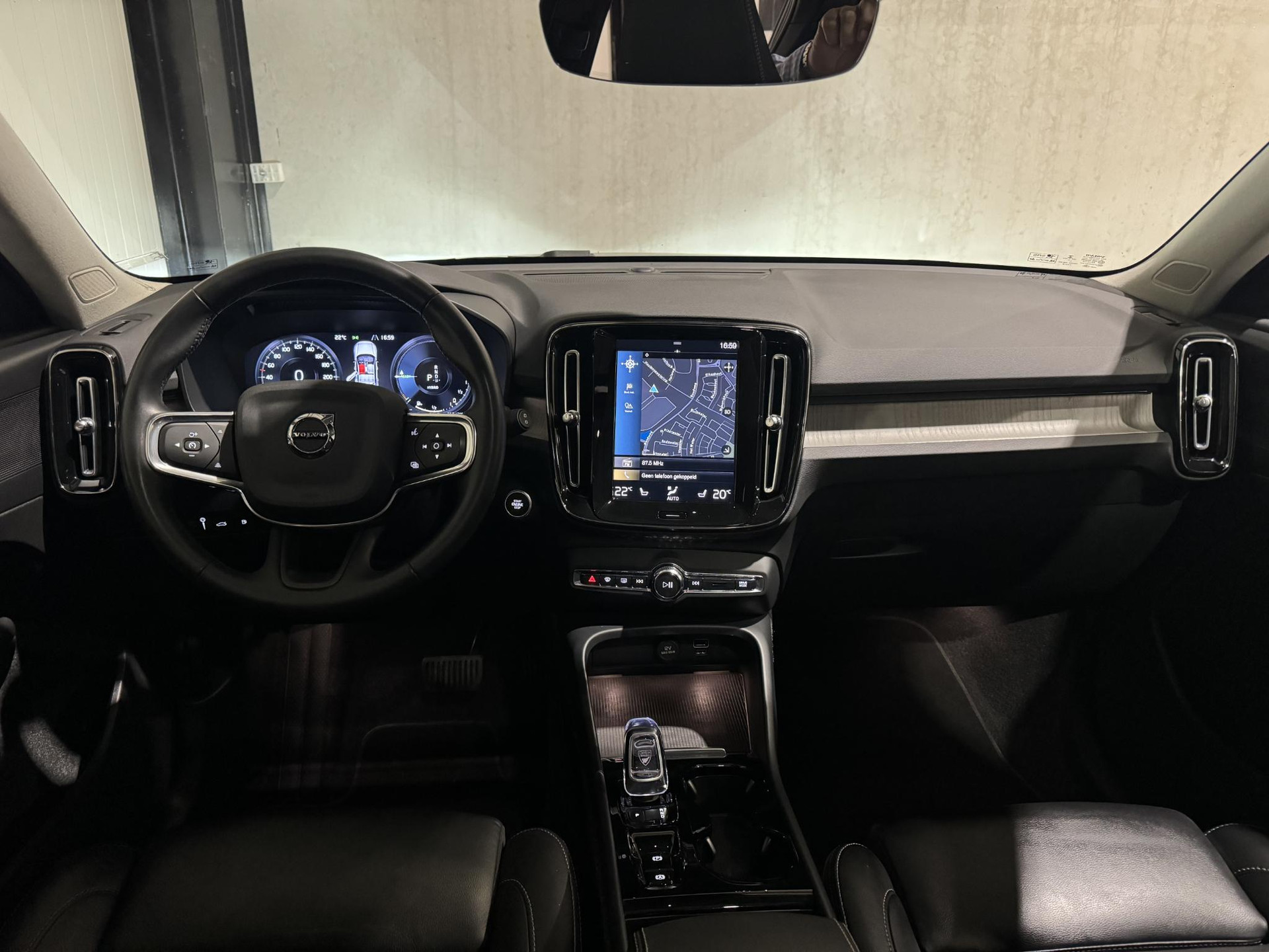 Volvo XC40 1.5 T5 Recharge Inscription HTT61L