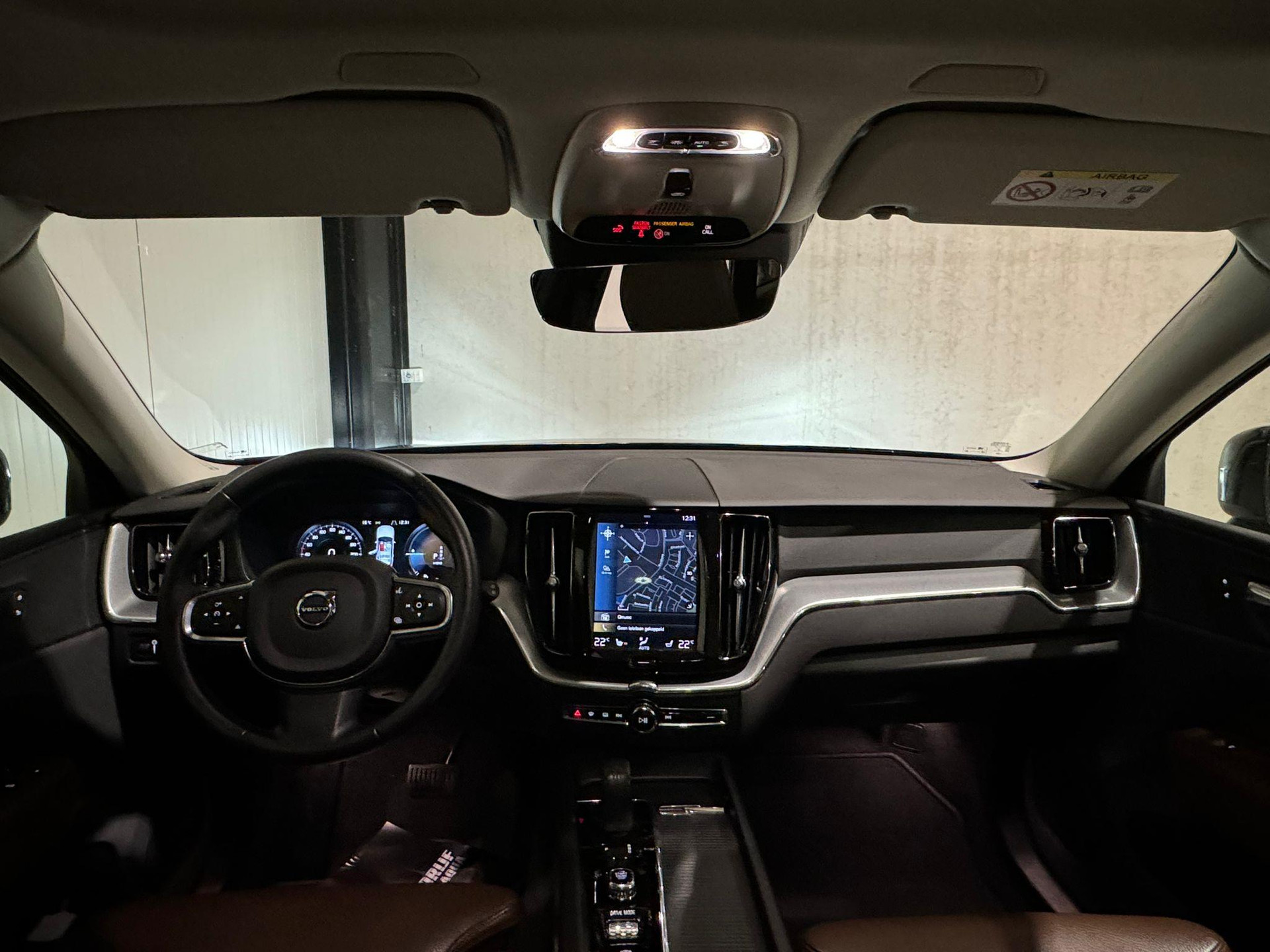 Volvo XC60 2.0 T8 AWD Momentum Pro X043VN