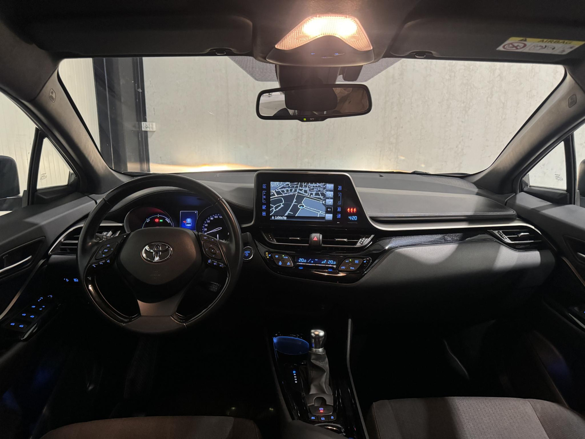 Toyota C-HR 1.8 Hybrid Business J578VD