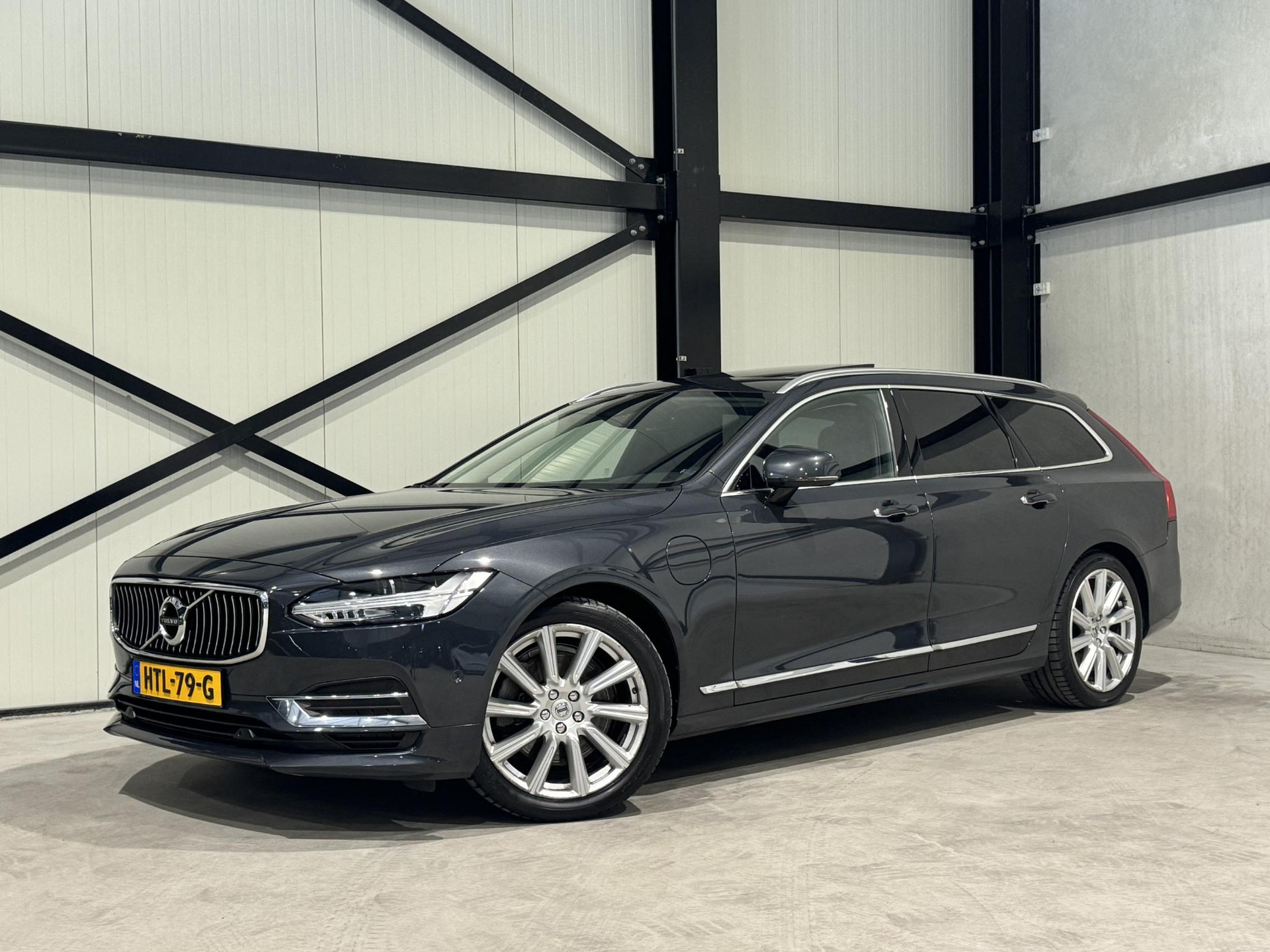 Volvo V90 2.0 T8 AWD Inscription HTL79G