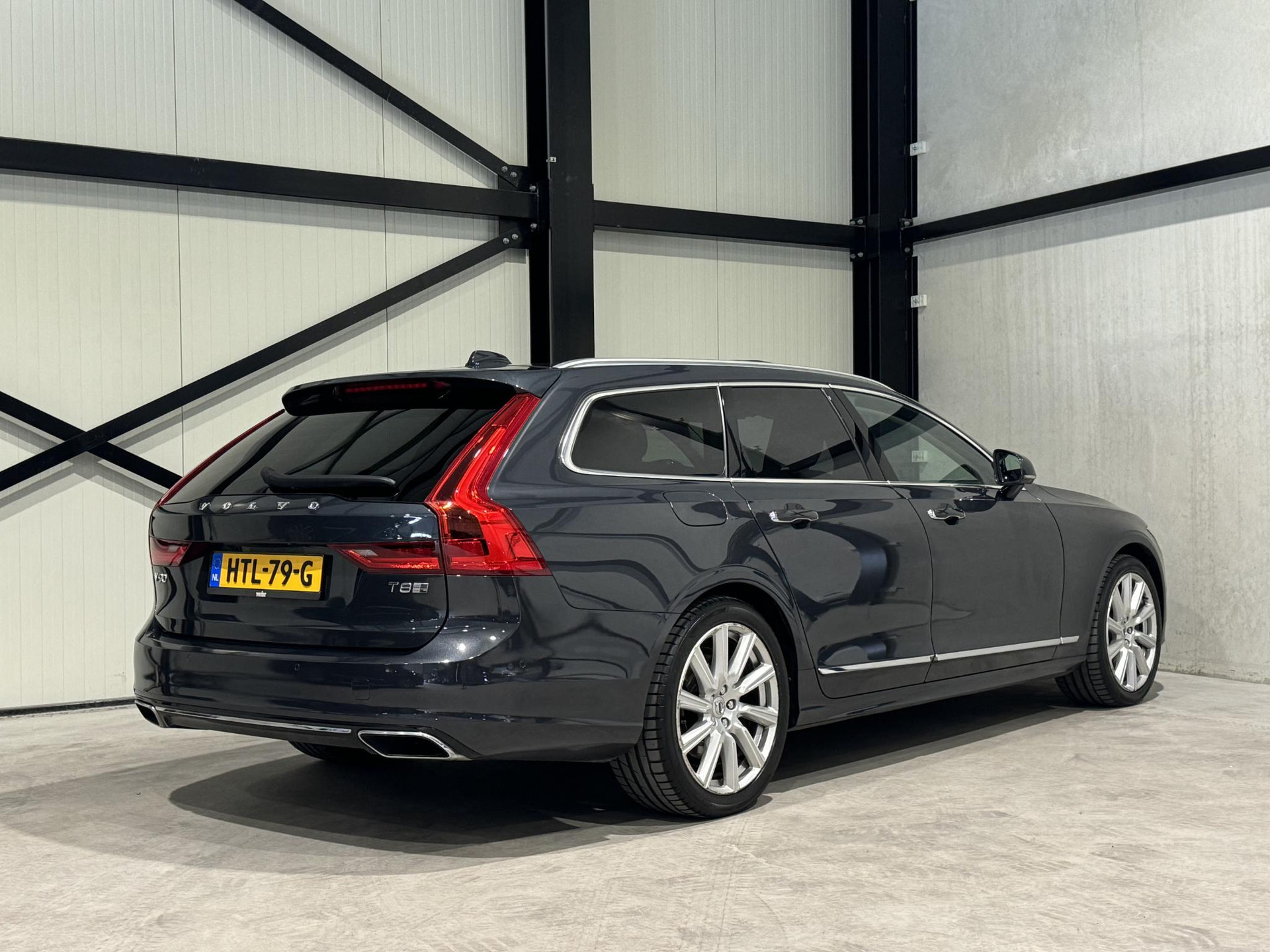 Volvo V90 2.0 T8 AWD Inscription HTL79G