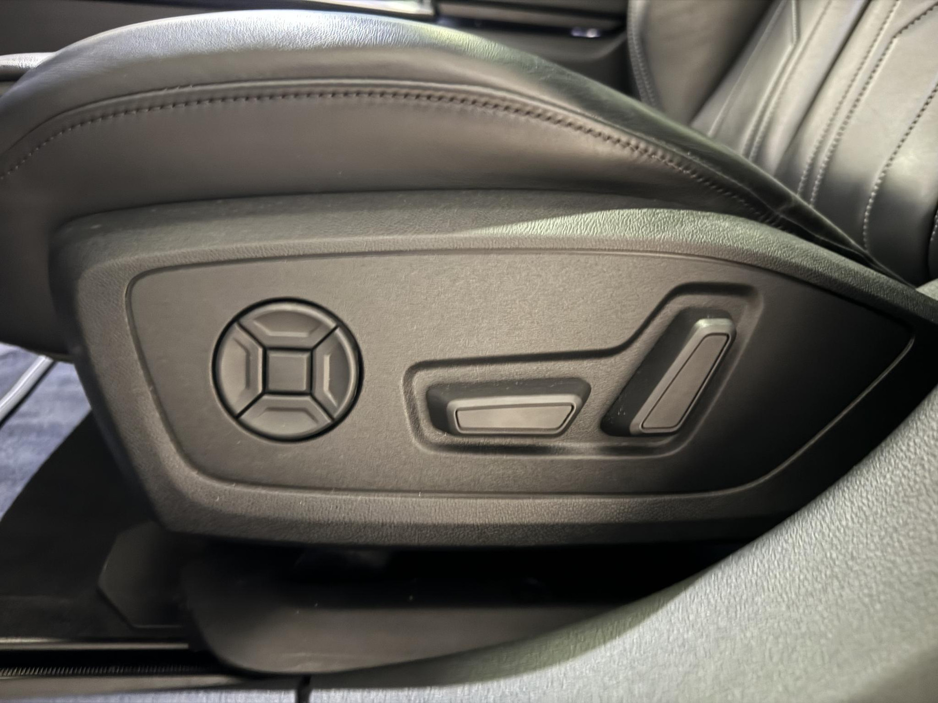 Audi A7 Sportback 55 TFSI e quattro S-LINE HXG38J