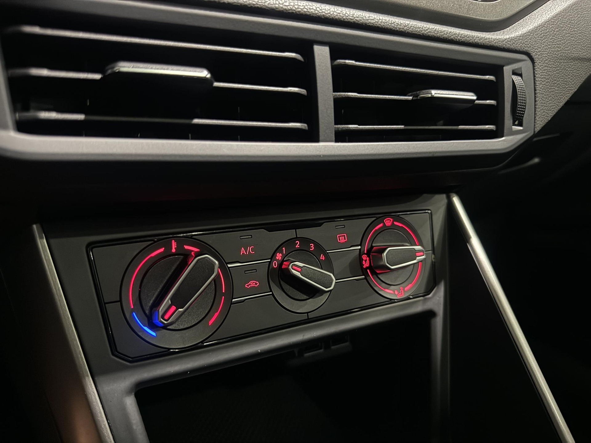 Volkswagen Polo 1.0 TSI R-LINE ZP677G