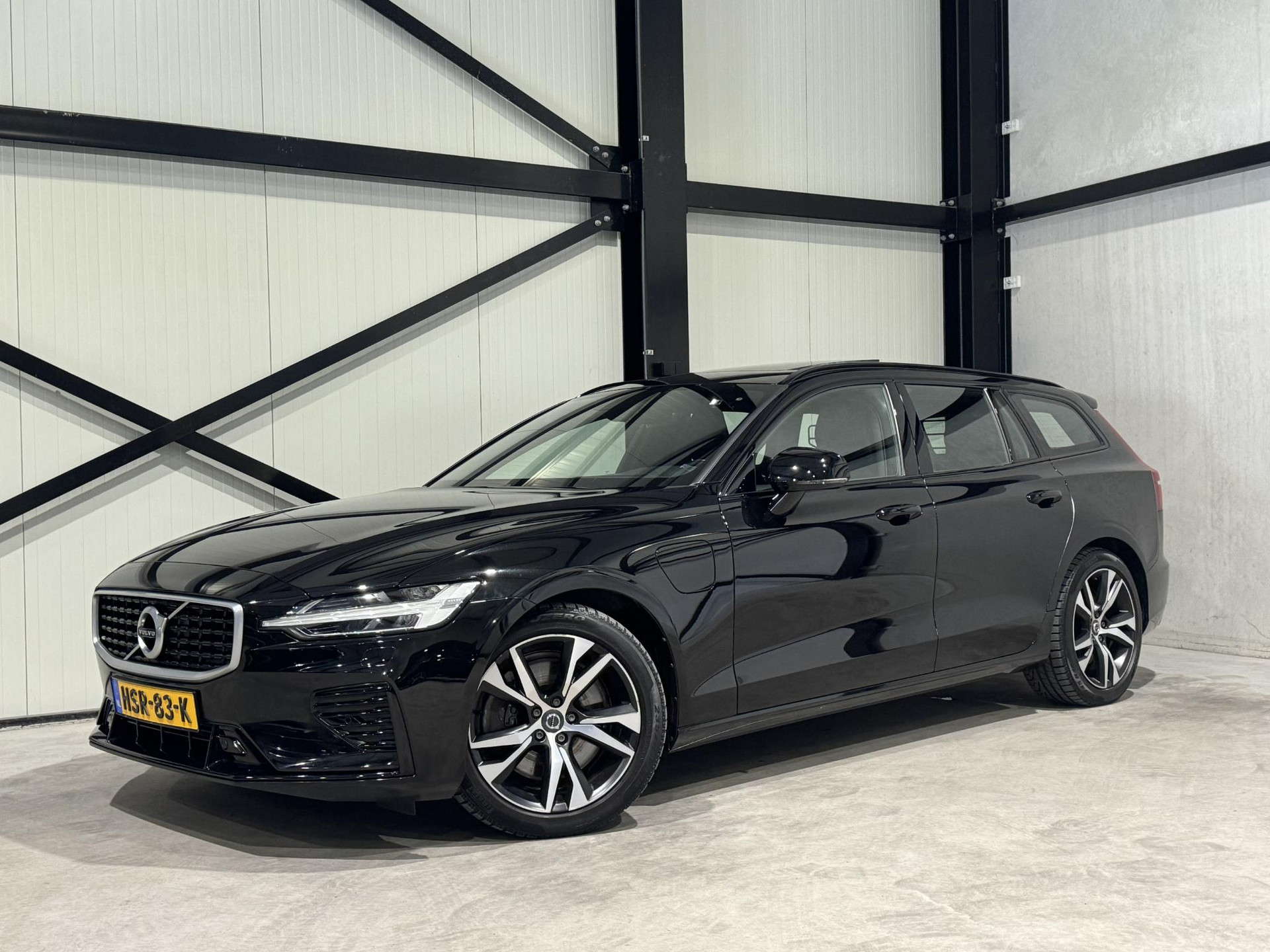 Volvo V60 2.0 T8 AWD R-Design HSR83K