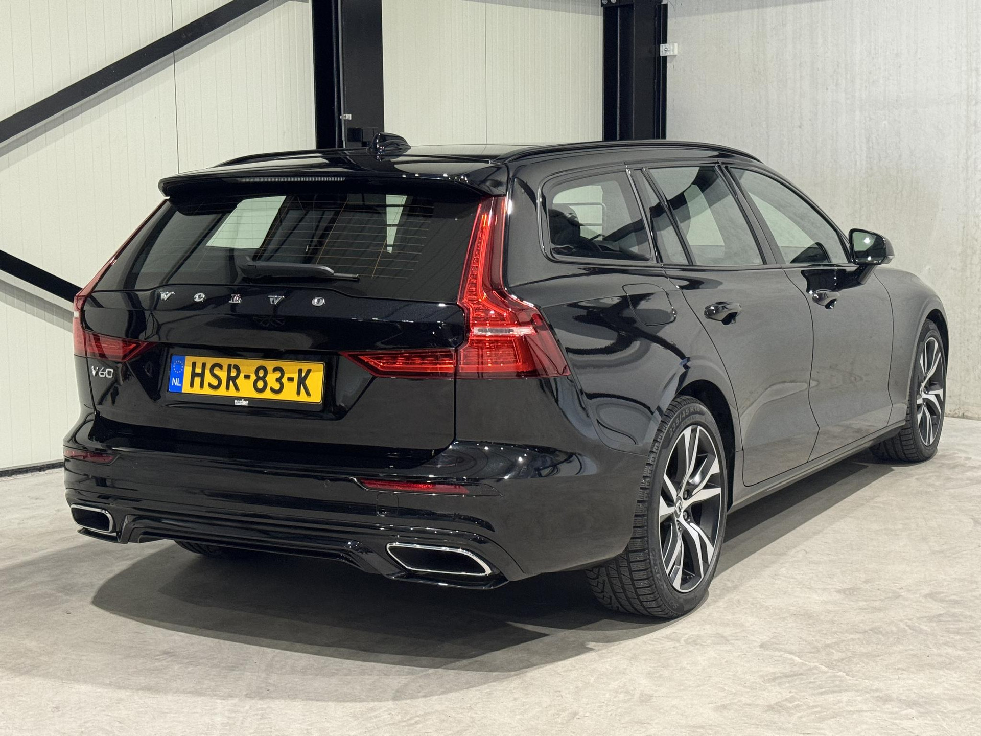 Volvo V60 2.0 T8 AWD R-Design HSR83K