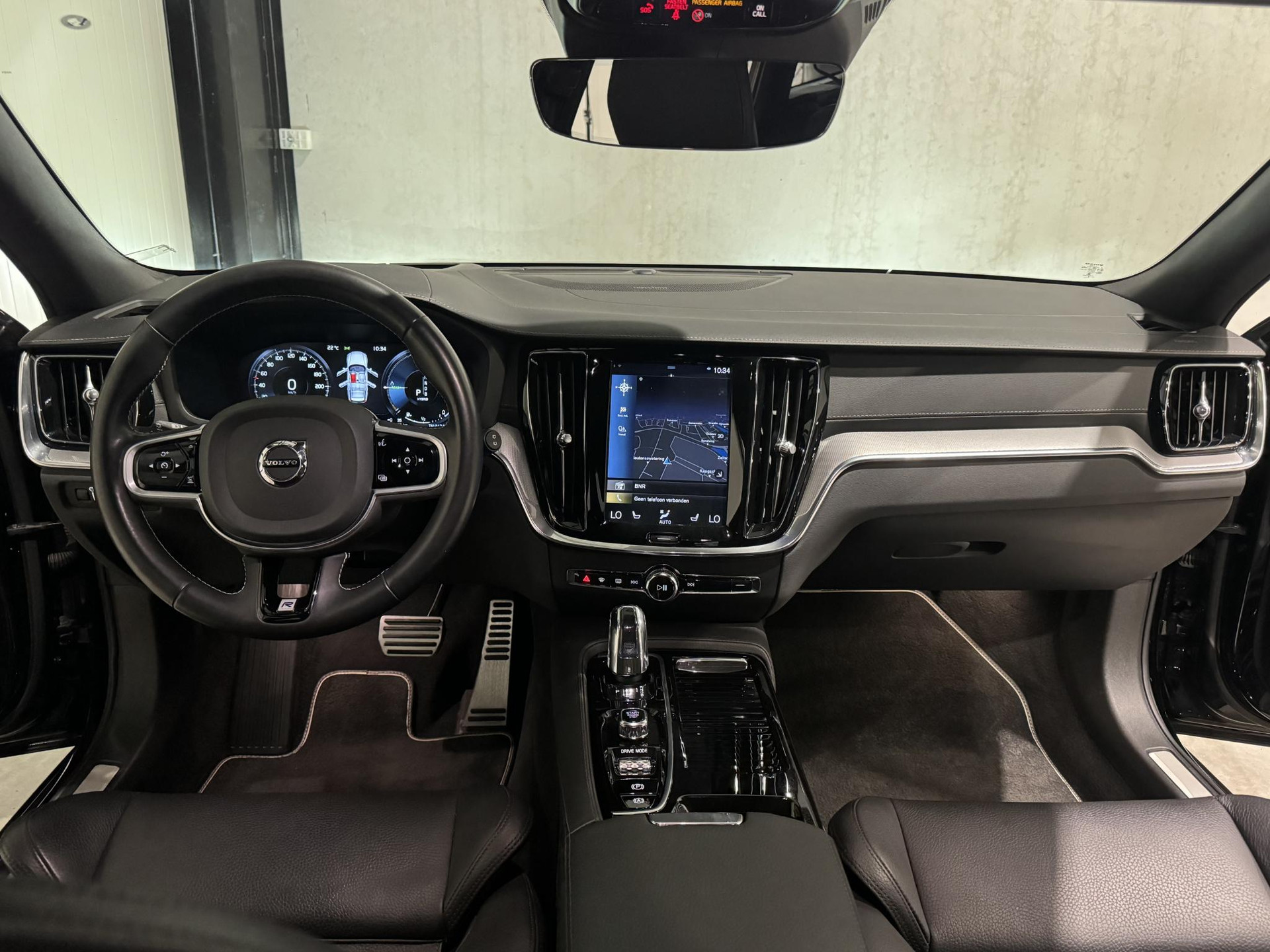 Volvo V60 2.0 T8 AWD R-Design HSR83K