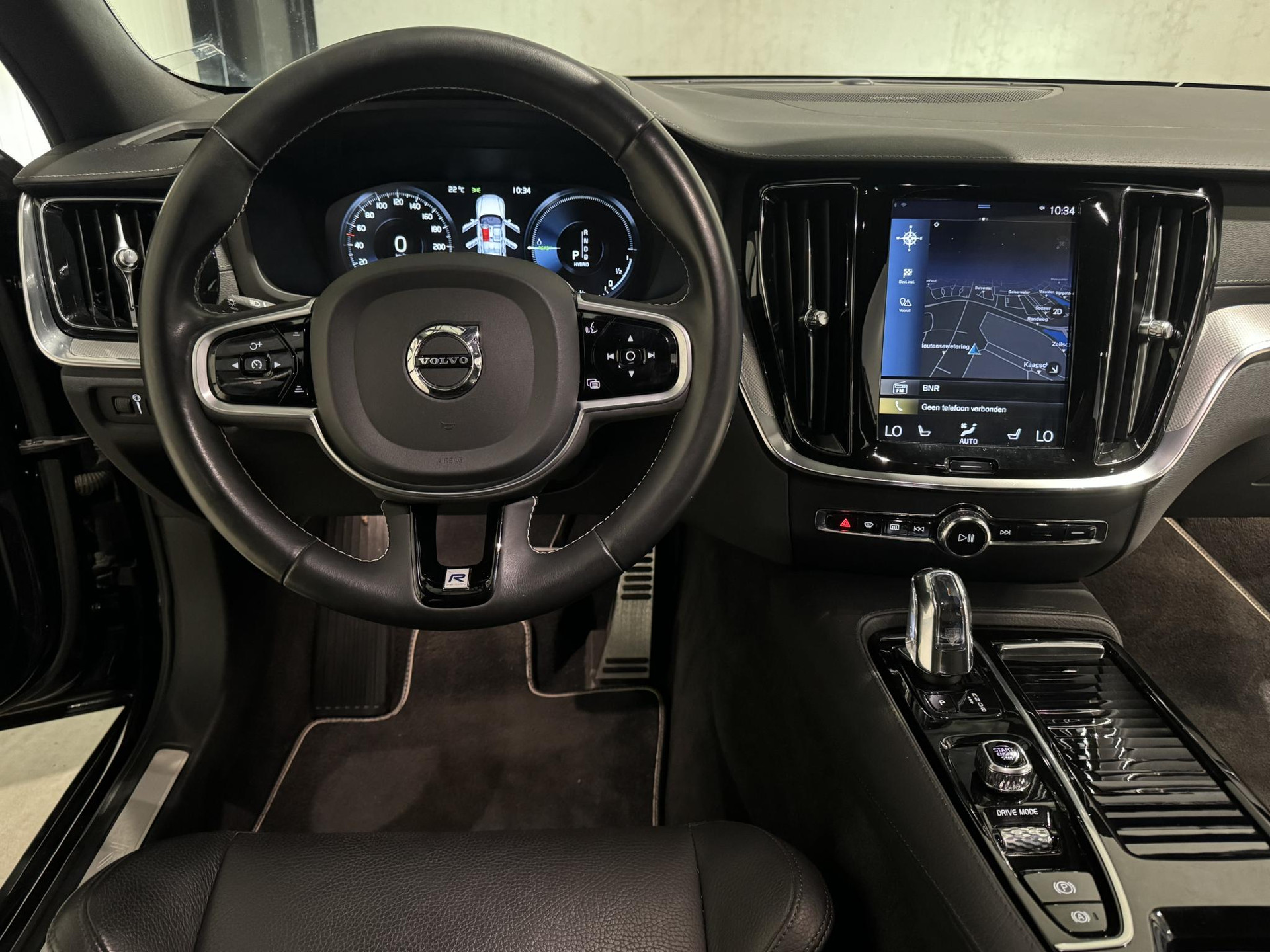 Volvo V60 2.0 T8 AWD R-Design HSR83K