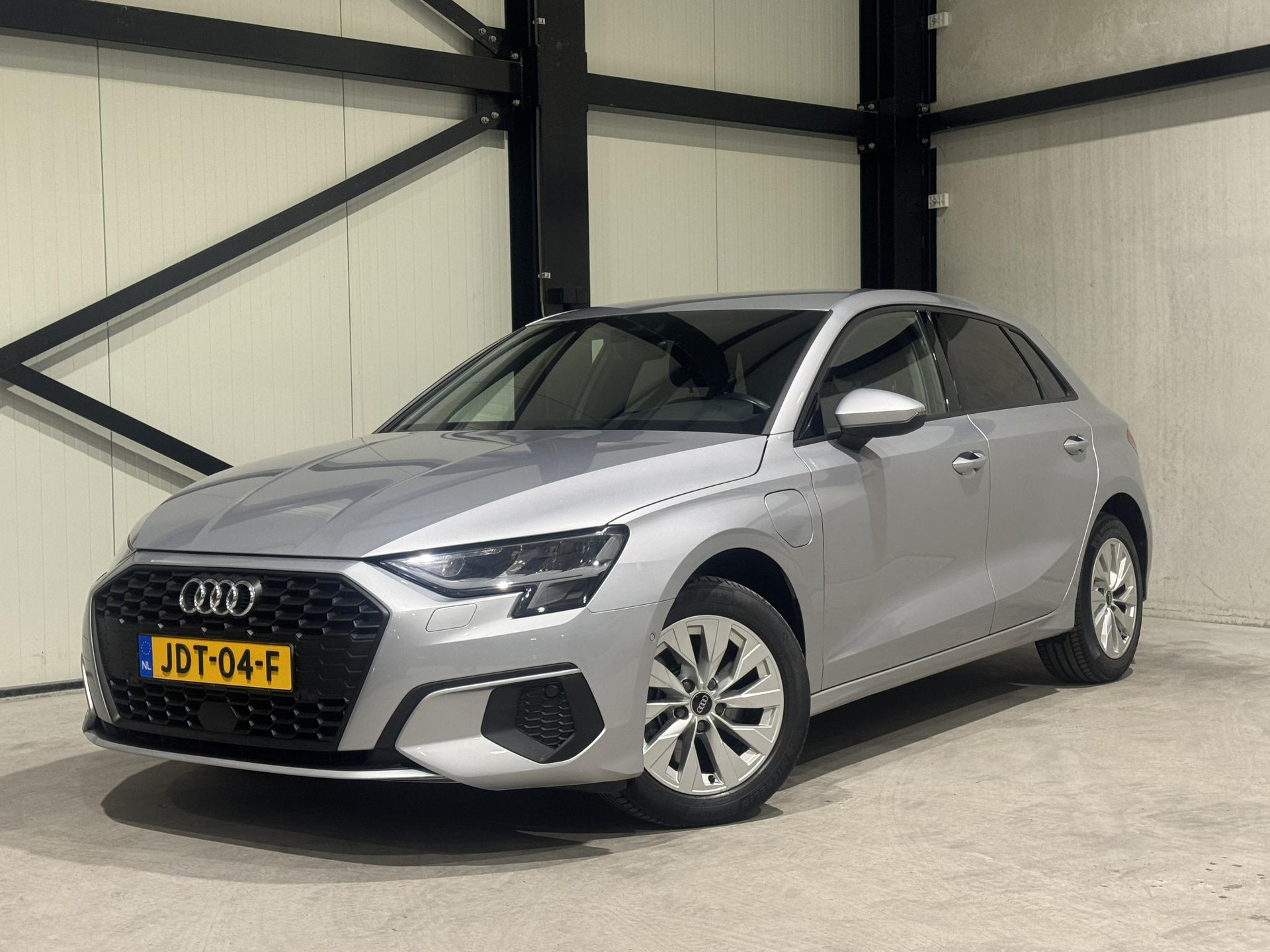 Audi A3 Sportback 40 TFSI e Edition JDT04F