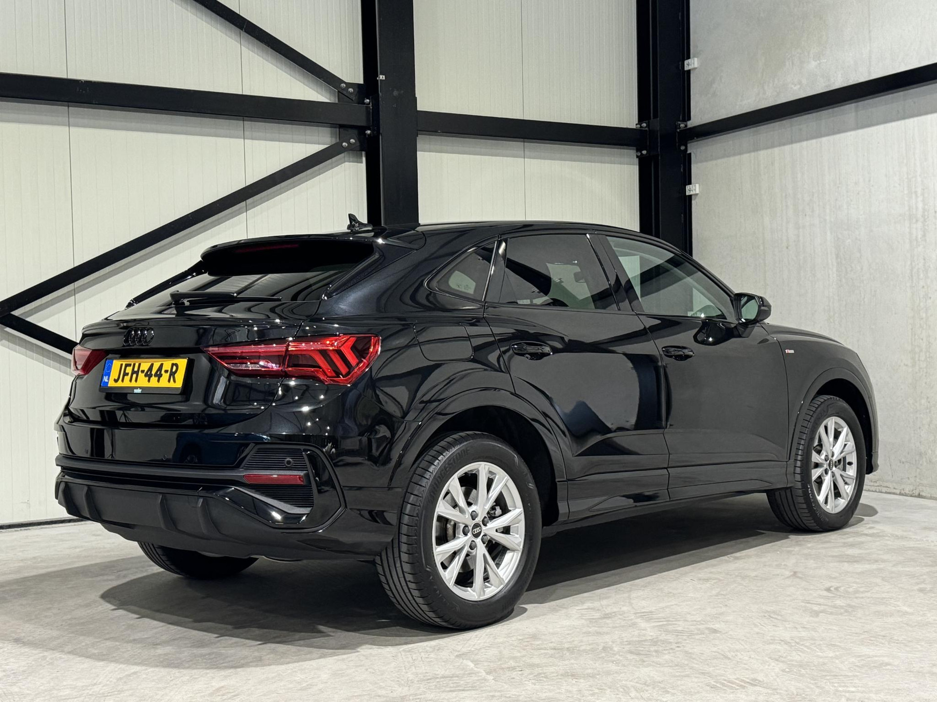 Audi Q3 Sportback 45 TFSI e S-Line JFH44R
