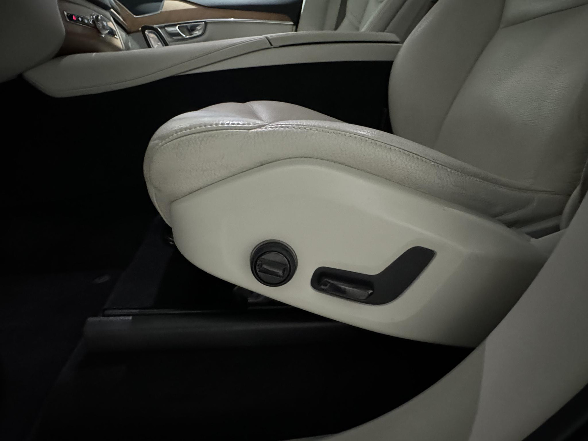 Volvo XC90 2.0 T8 Recharge AWD Inscription Expression JHS67F