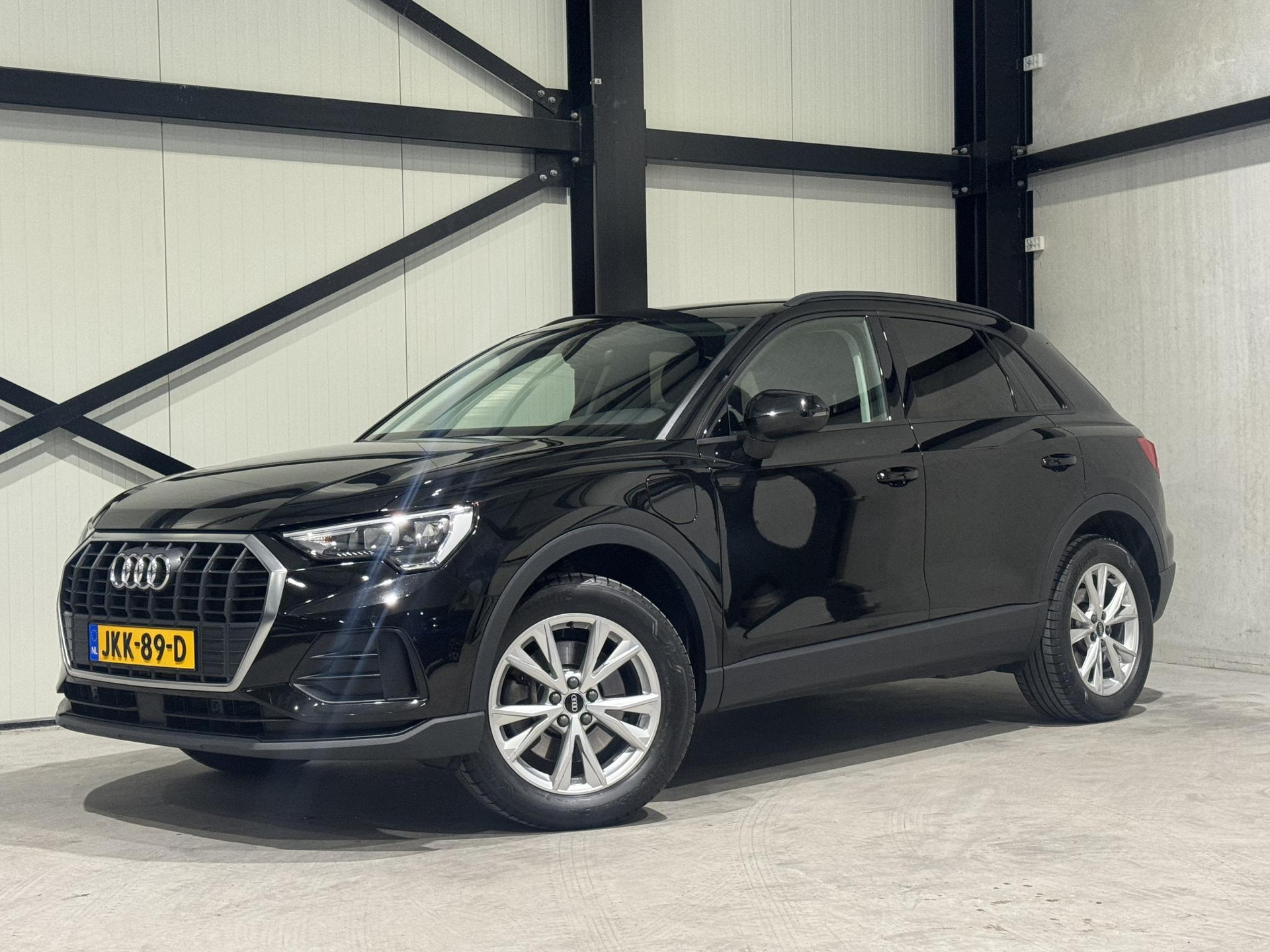 Audi Q3 45 TFSI e Business JKK89D