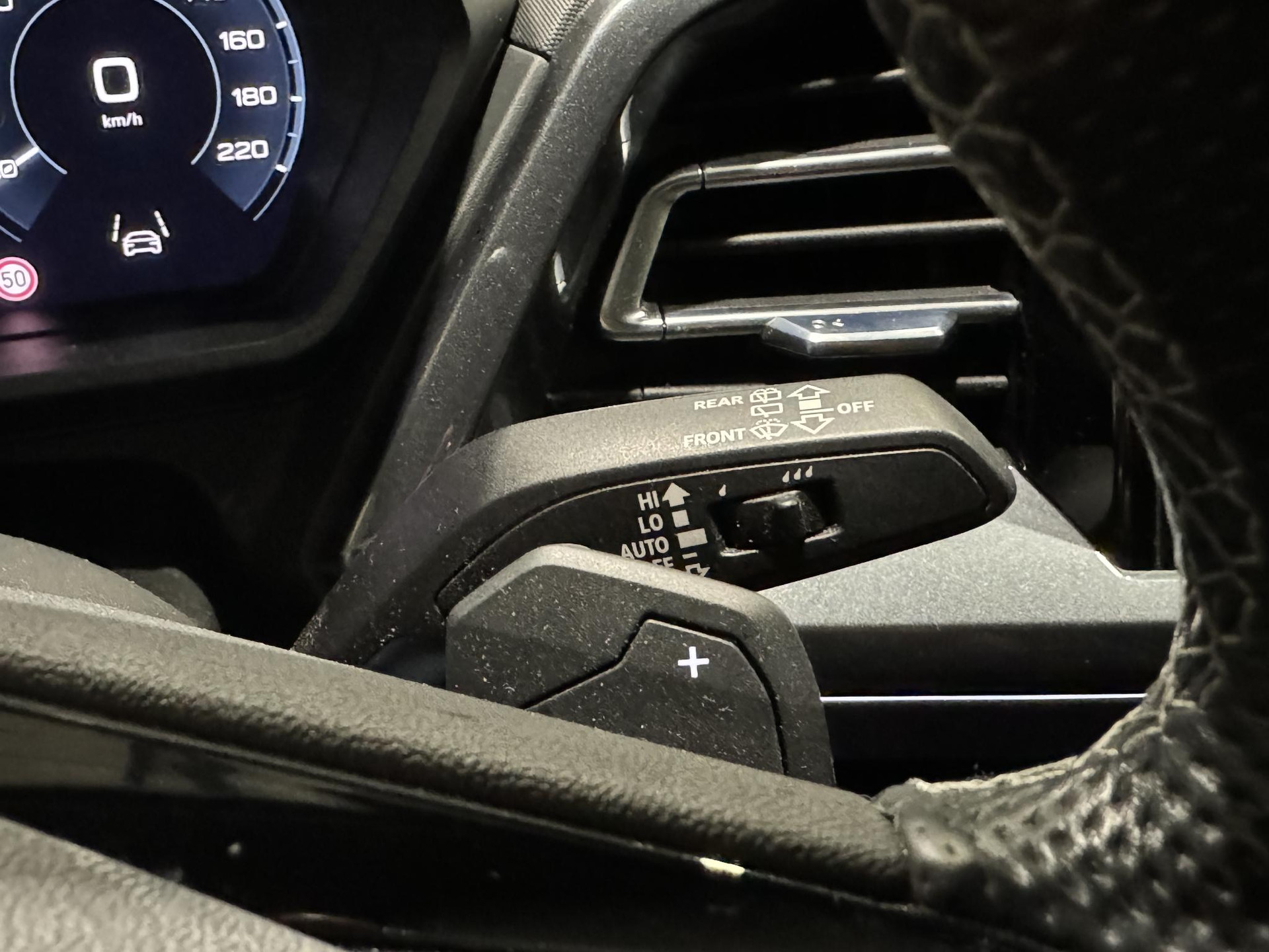 Audi Q4 e-tron 40 Launch edition S Competition 77 kWh GZG74P