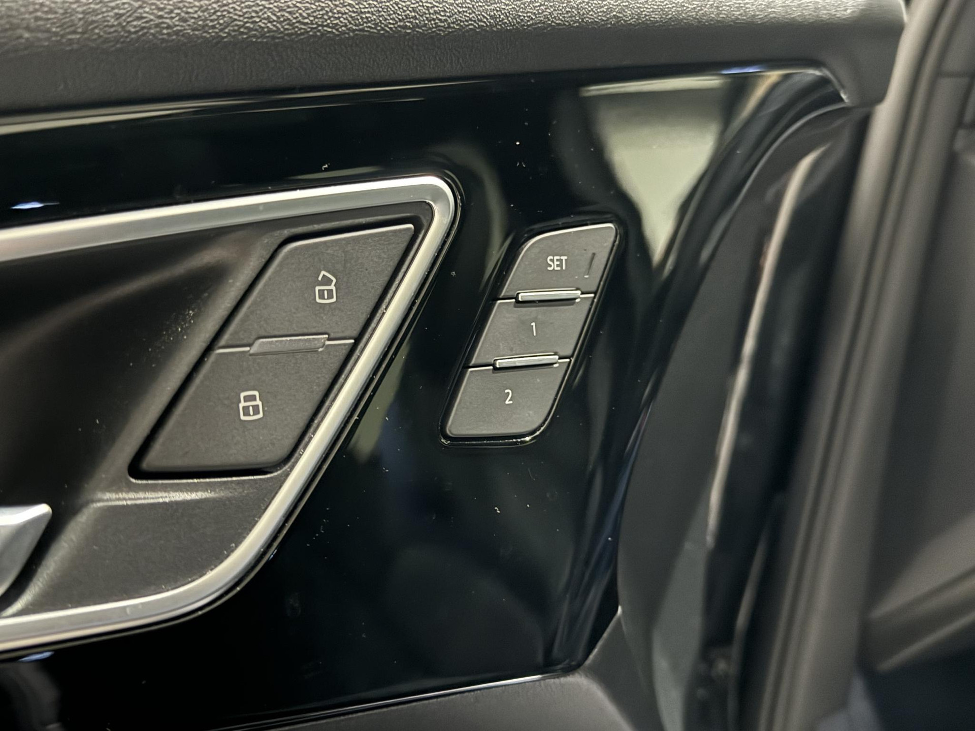 Audi Q4 e-tron 40 Launch edition S Competition 77 kWh GZG74P