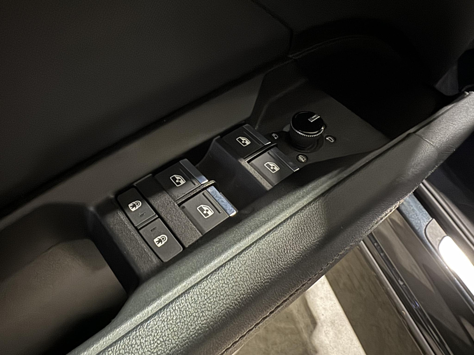 Audi Q4 e-tron 40 Launch edition S Competition 77 kWh GZG74P