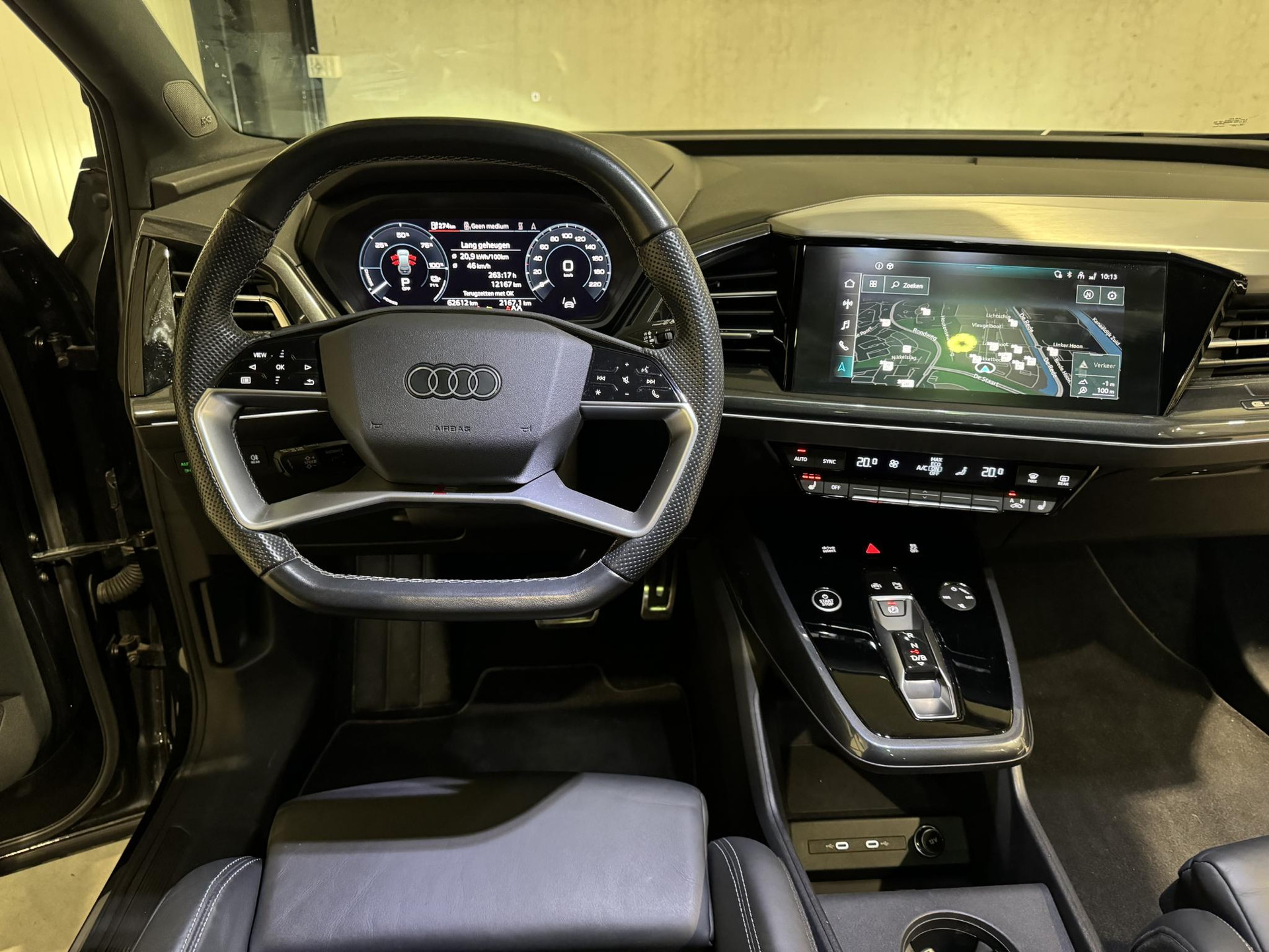 Audi Q4 e-tron 40 Launch edition S Competition 77 kWh GZG74P