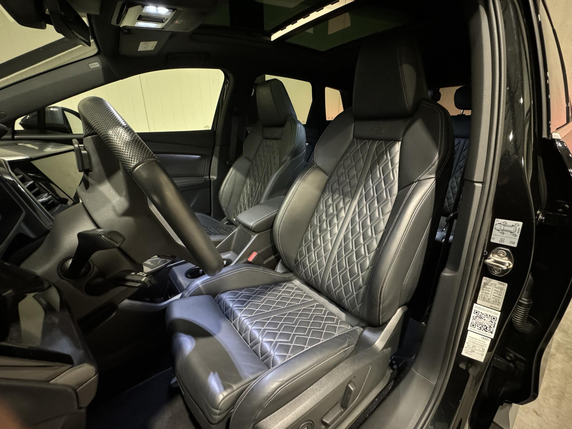 Audi Q4 e-tron 40 Launch edition S Competition 77 kWh GZG74P