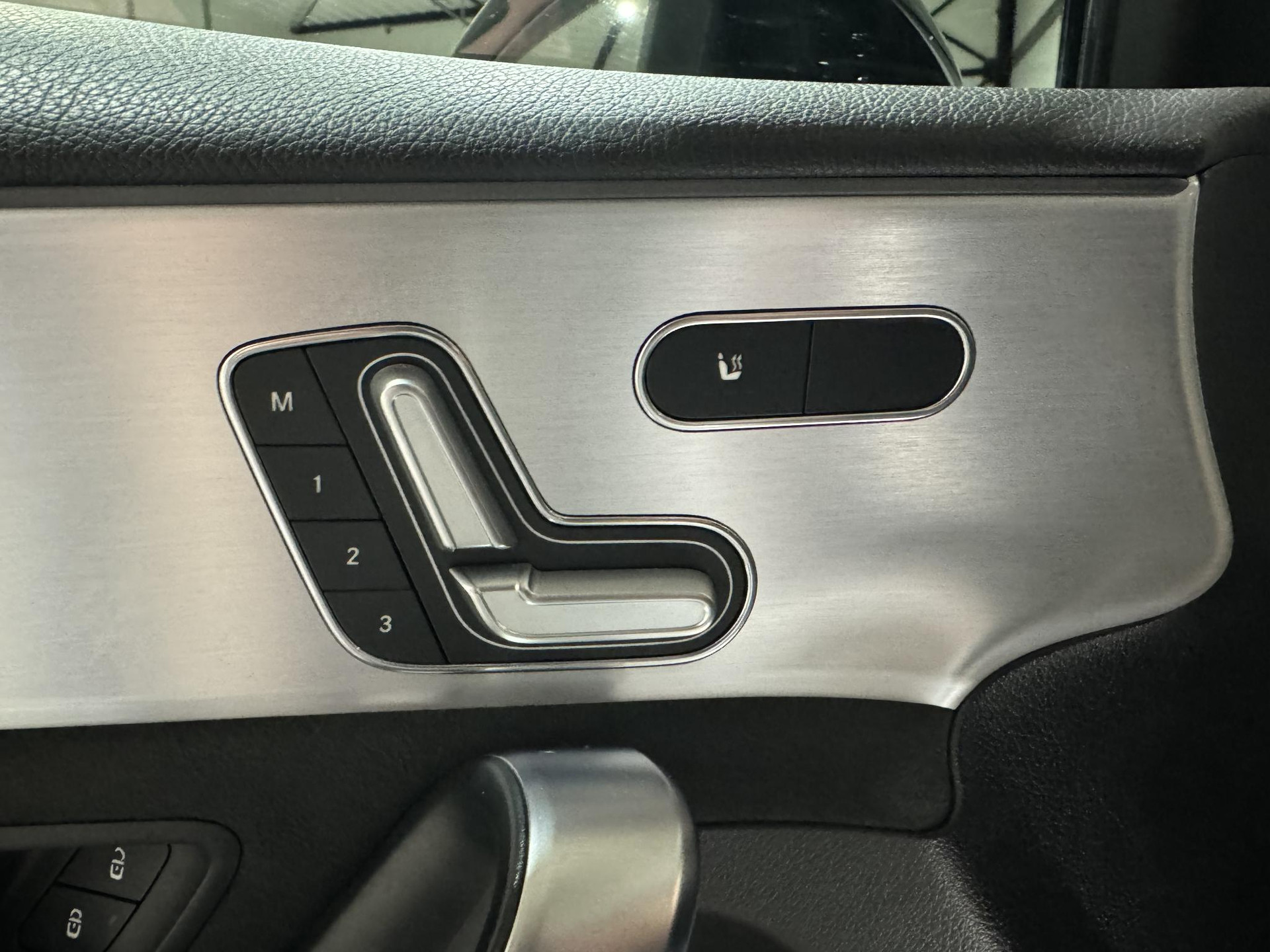 Mercedes-Benz A-Klasse 250 e AMG JLV49V