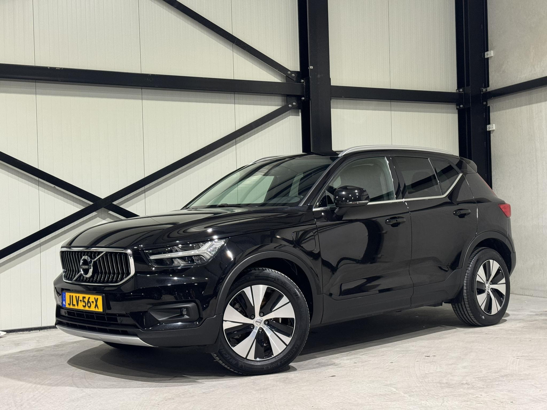 Volvo XC40 1.5 T5 Recharge Business JLV56X