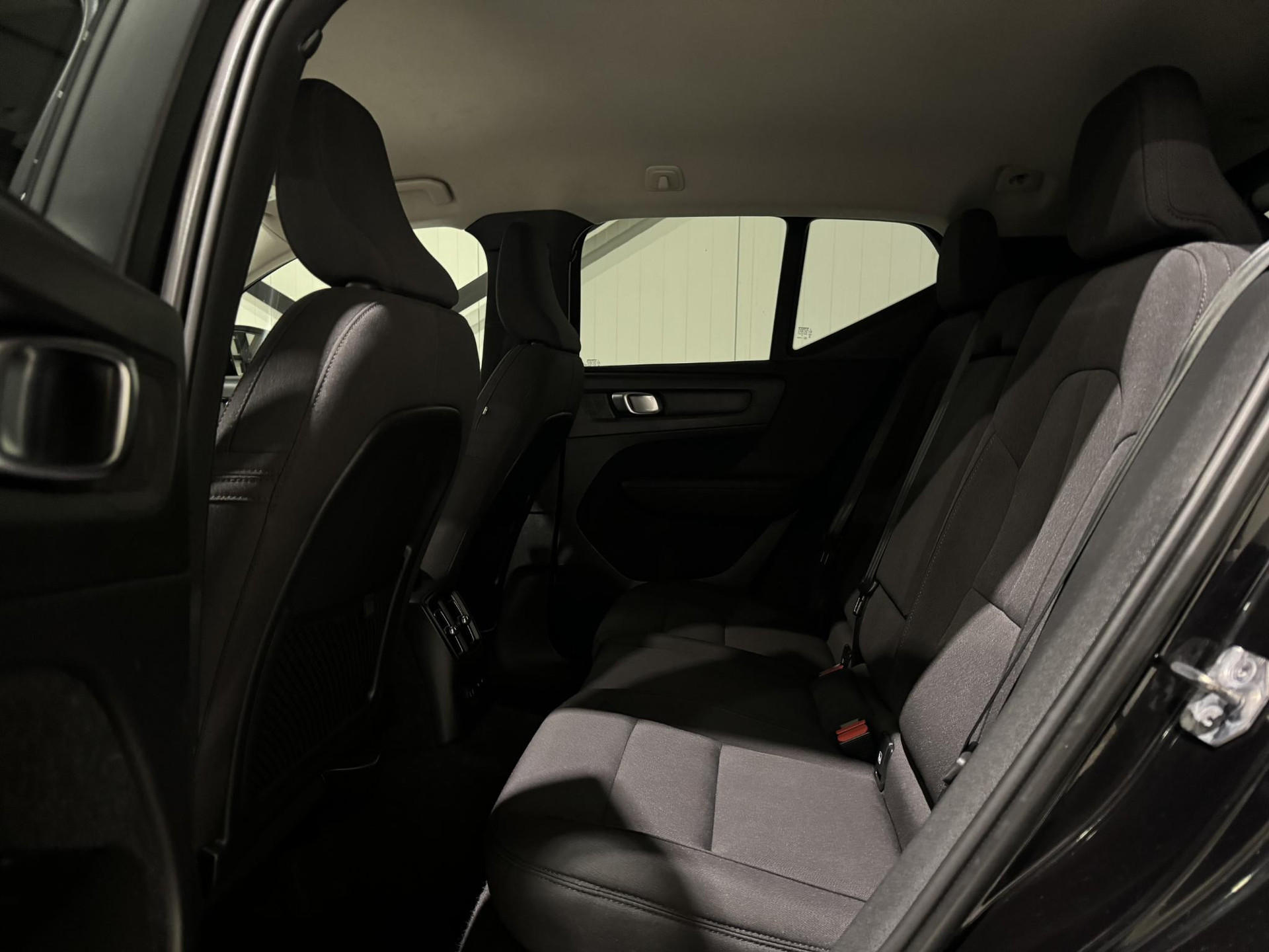 Volvo XC40 1.5 T5 Recharge Business JLV56X