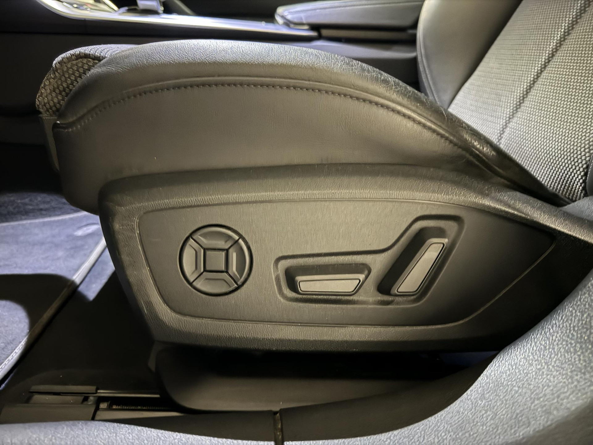 Audi A6 Limousine 40 TFSI S edition L588HR