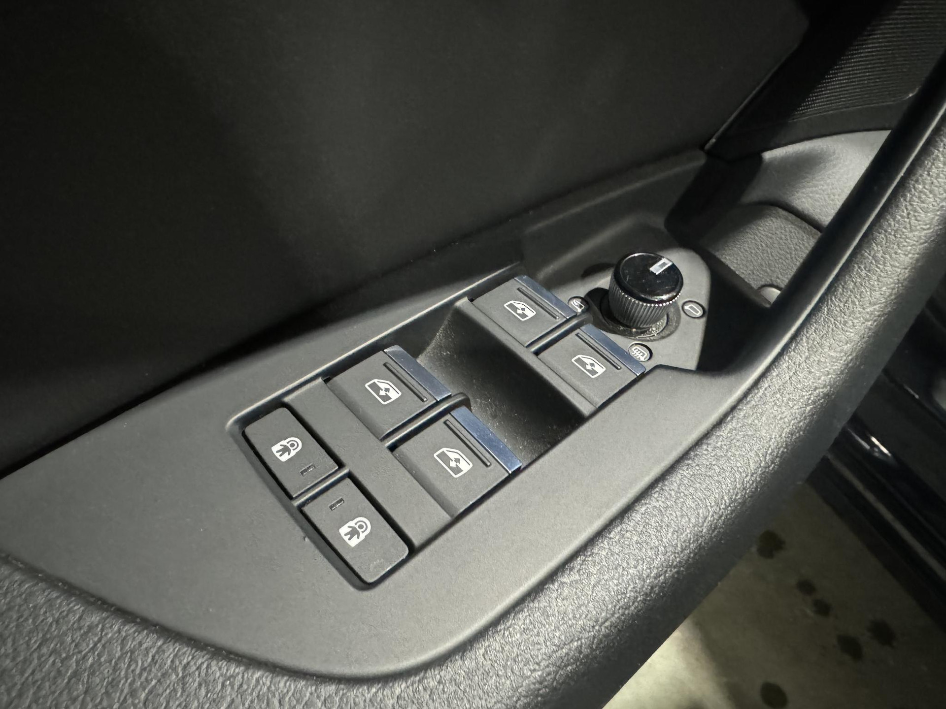 Audi A6 Limousine 40 TFSI S edition L588HR