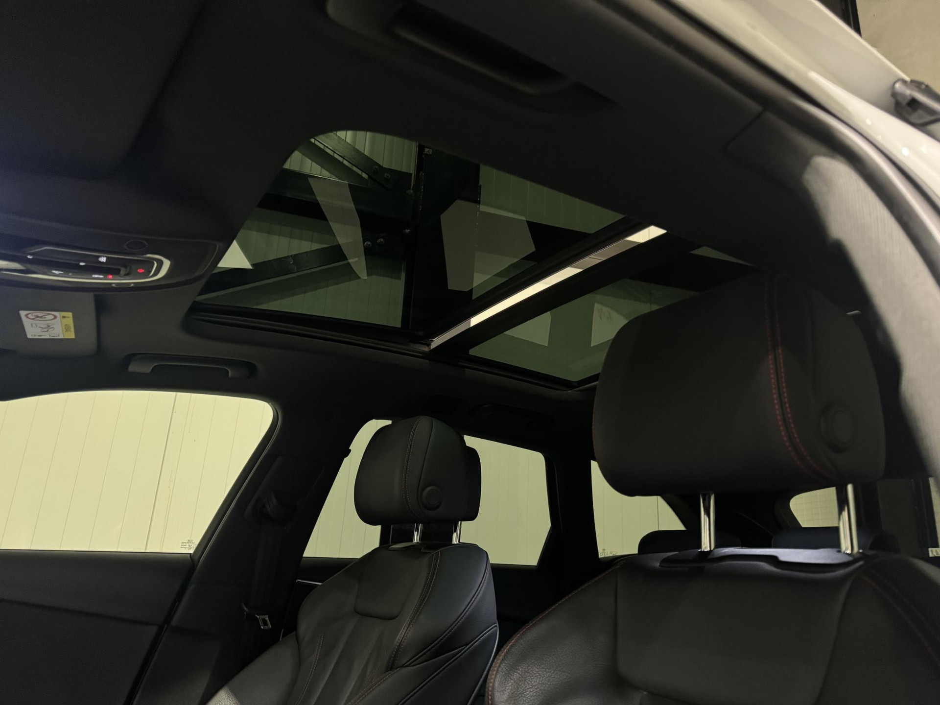 Audi A4 Avant 35 TFSI Sport S line black edition XV814Z