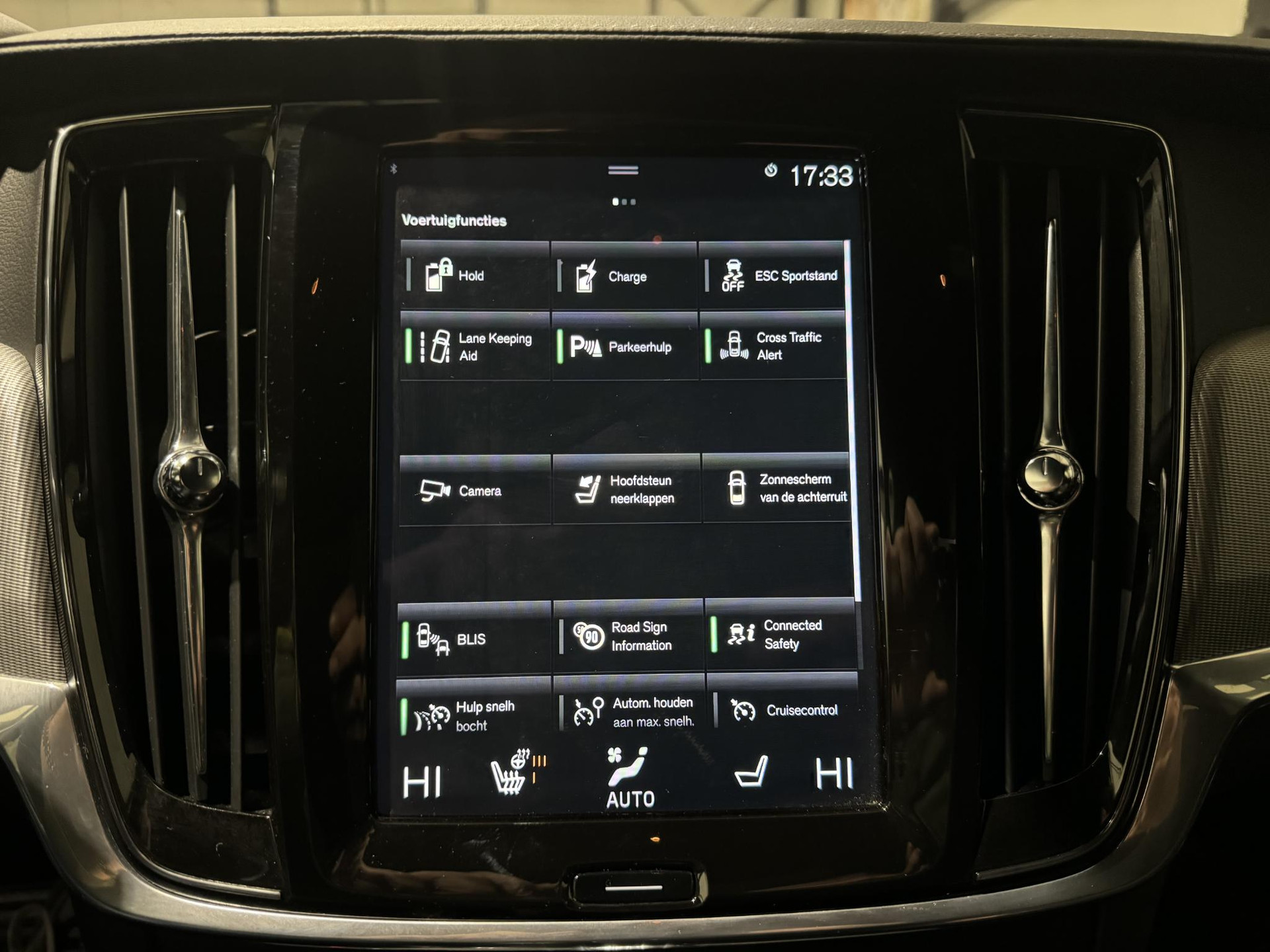 Volvo S90 2.0 T8 AWD R-Design JRB32Z