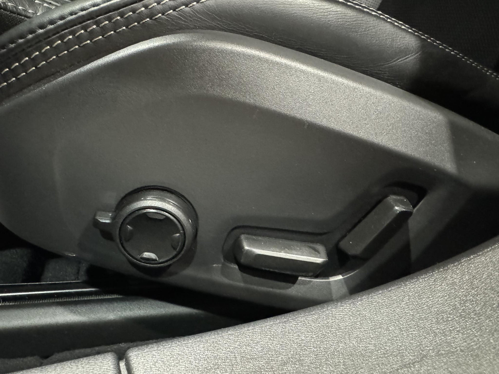 Volvo S90 2.0 T8 AWD R-Design JRB32Z