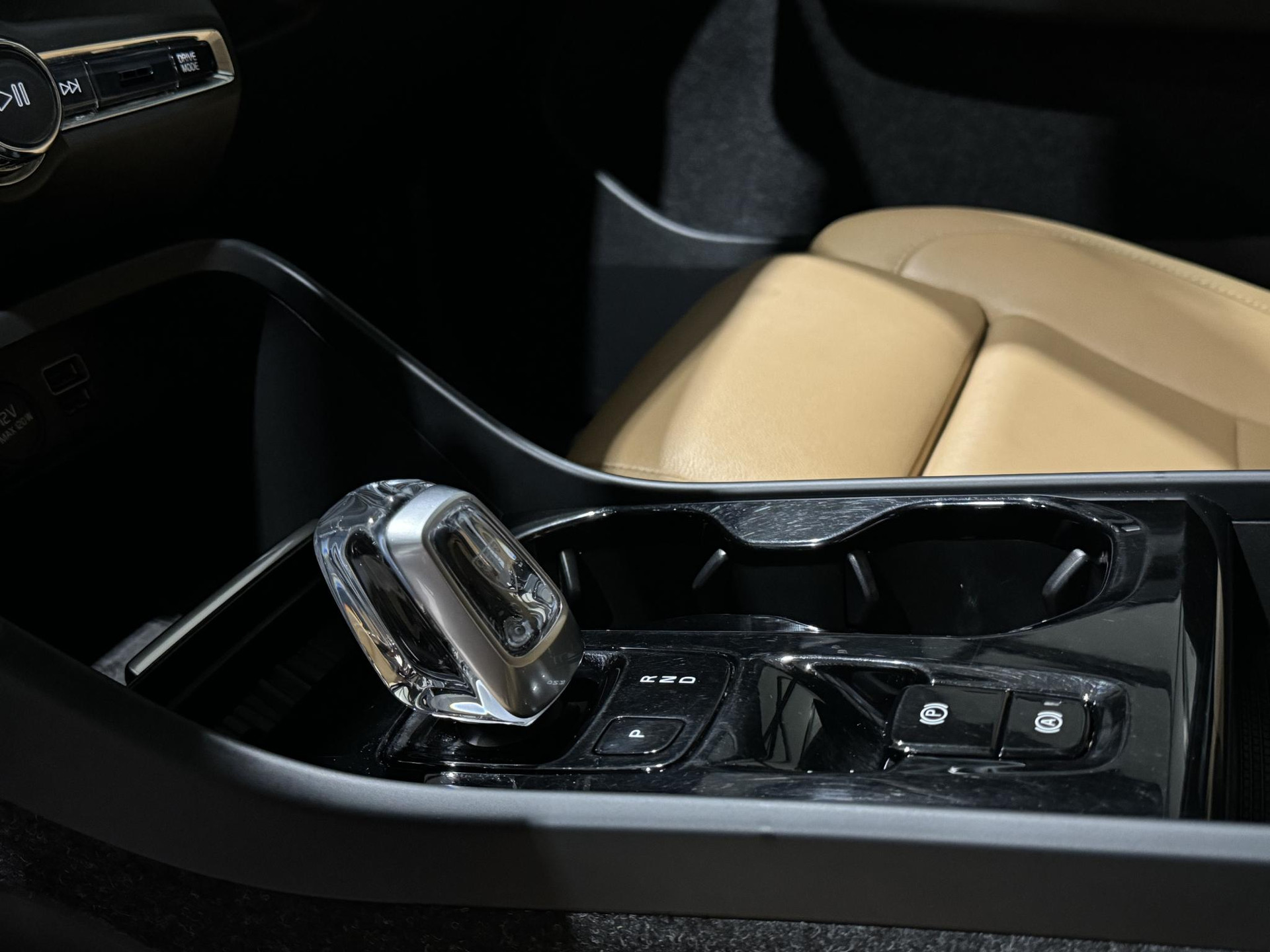 Volvo XC40 1.5 T5 Recharge Business Pro JRT84G