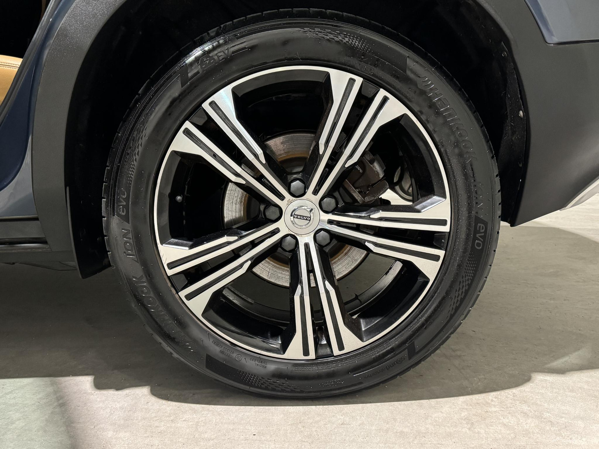 Volvo XC40 1.5 T5 Recharge Business Pro JRT84G