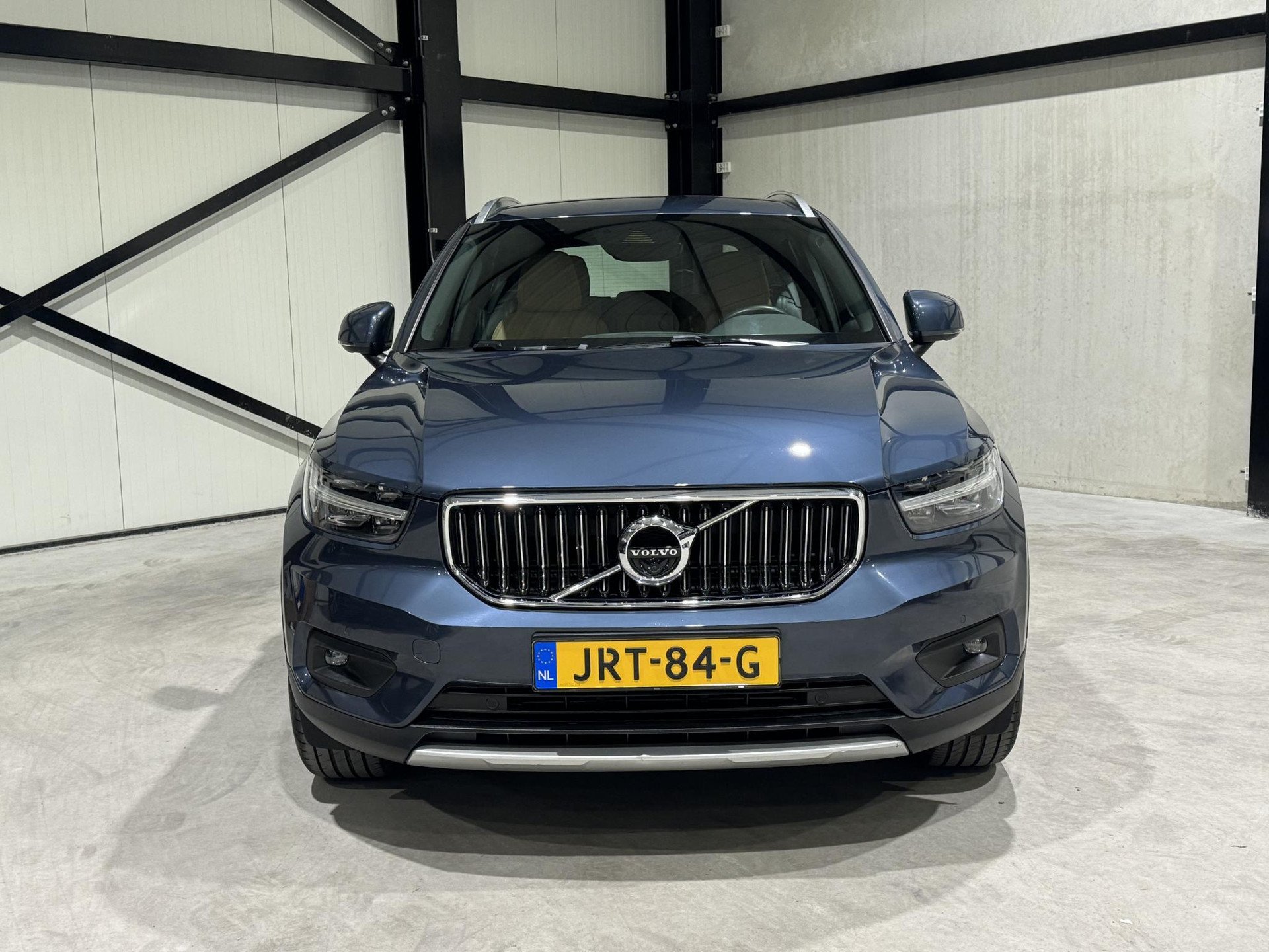 Volvo XC40 1.5 T5 Recharge Business Pro JRT84G