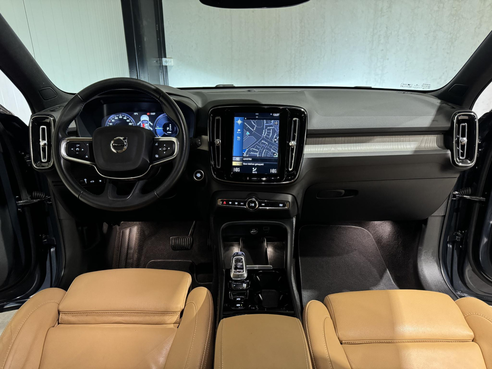 Volvo XC40 1.5 T5 Recharge Business Pro JRT84G