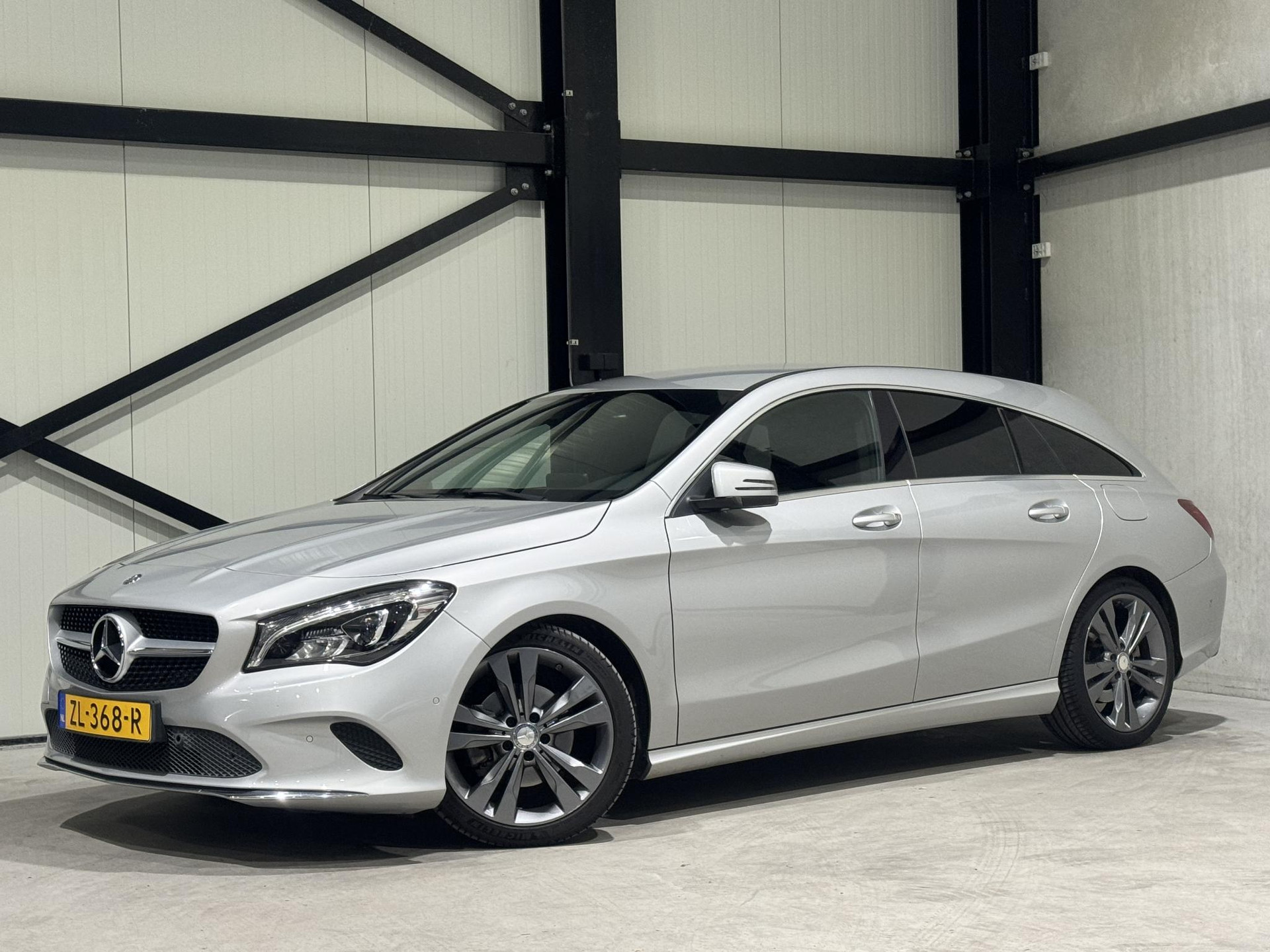 Mercedes-Benz CLA-Klasse Shooting Brake 180 Urban ZL368R