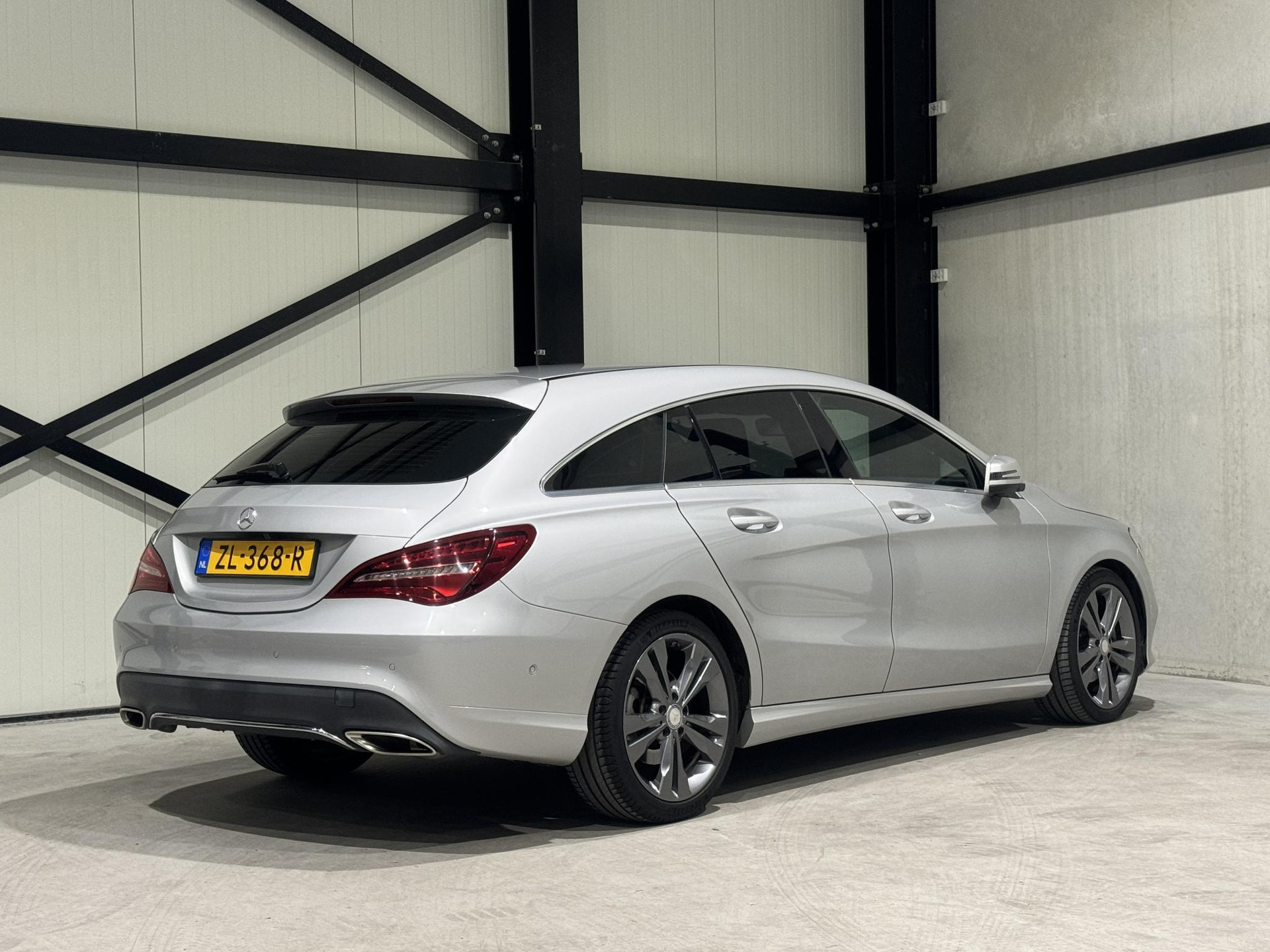 Mercedes-Benz CLA-Klasse Shooting Brake 180 Urban ZL368R