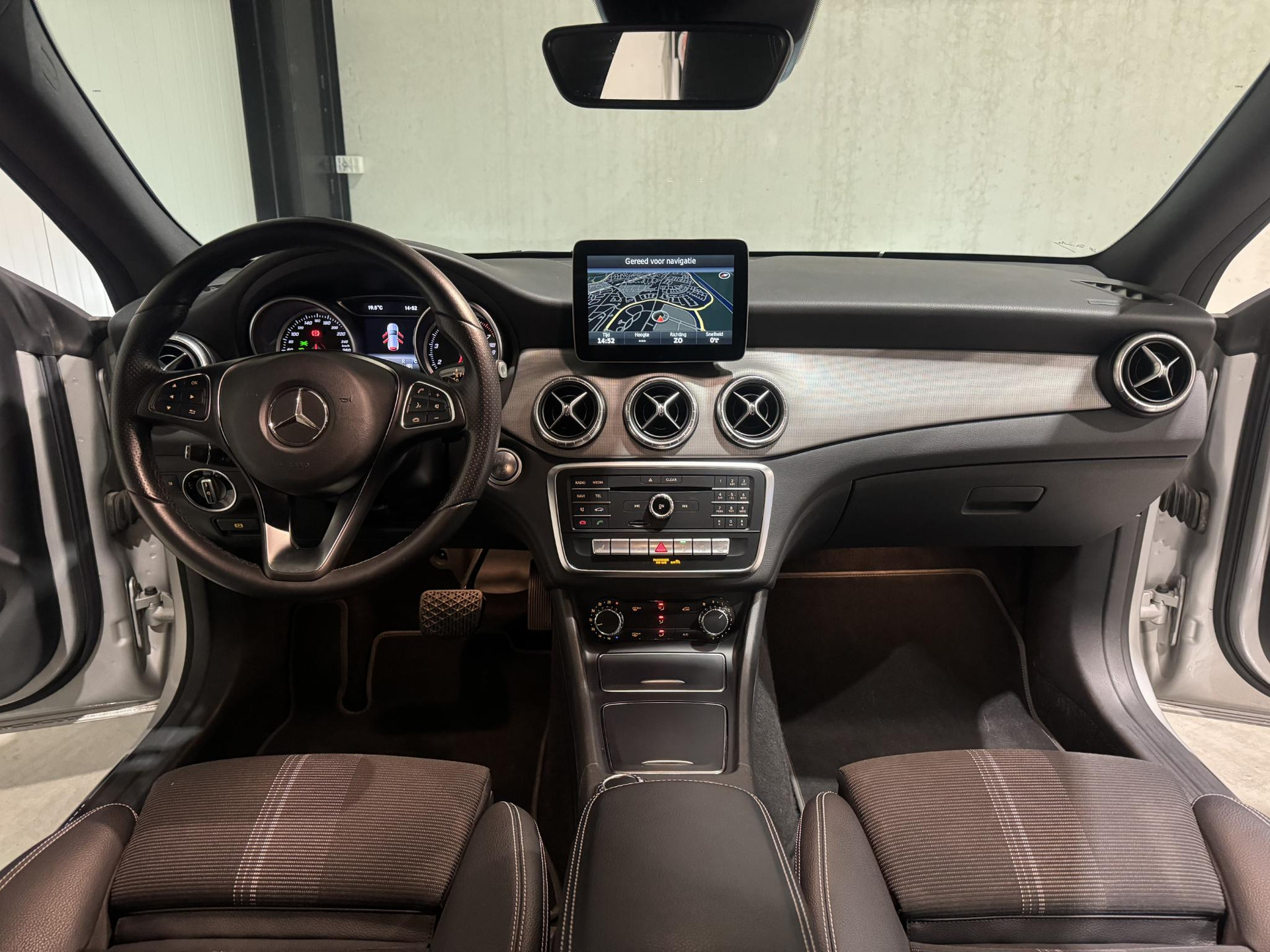 Mercedes-Benz CLA-Klasse Shooting Brake 180 Urban ZL368R