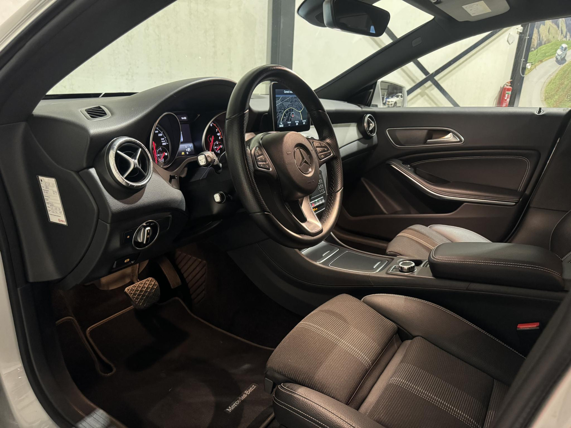 Mercedes-Benz CLA-Klasse Shooting Brake 180 Urban ZL368R