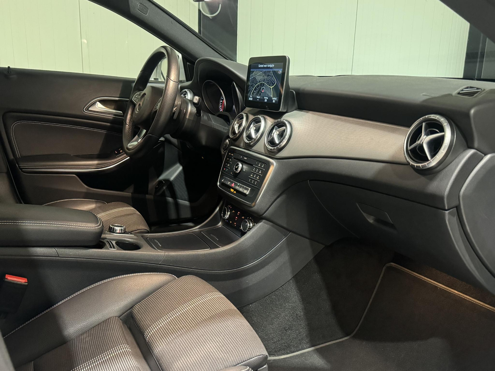 Mercedes-Benz CLA-Klasse Shooting Brake 180 Urban ZL368R