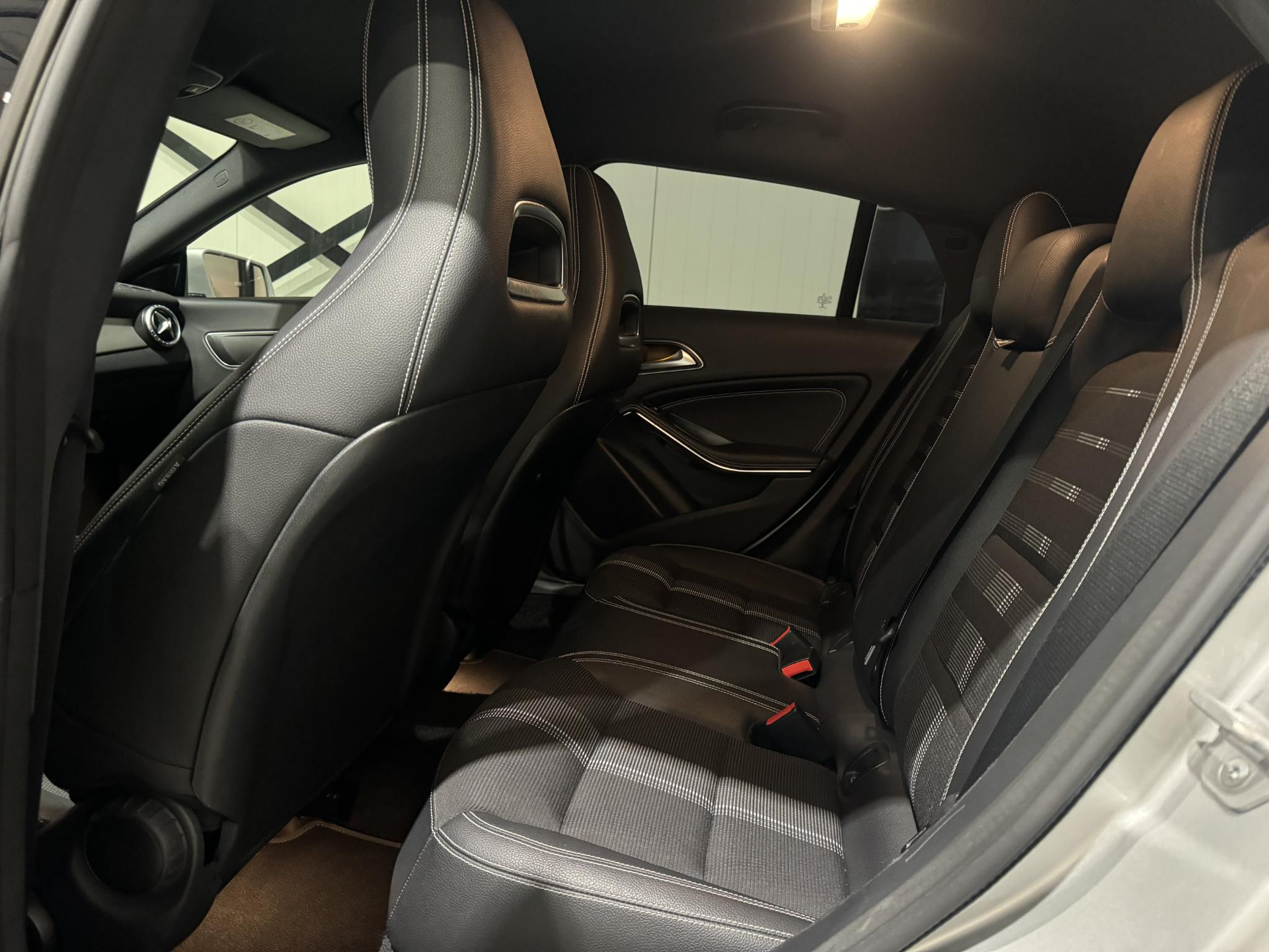 Mercedes-Benz CLA-Klasse Shooting Brake 180 Urban ZL368R