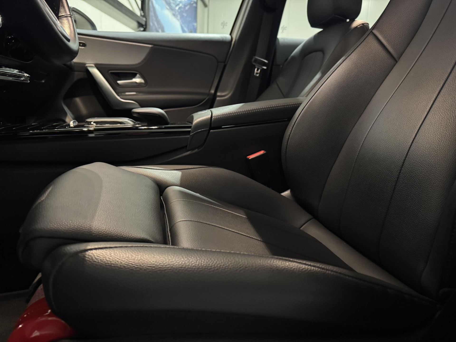 Mercedes-Benz A-Klasse 250 e Business JVP41R